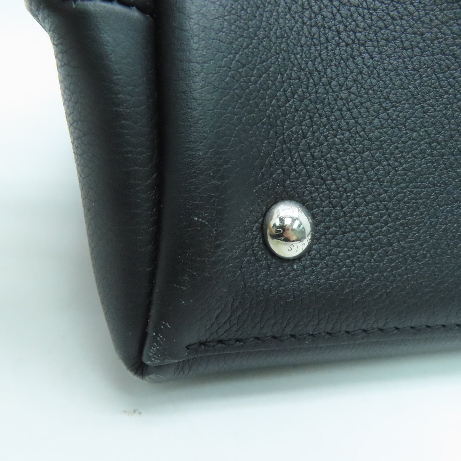LOUIS VUITTON 牛皮皮革Lockme Ever BB银扣手挽肩背两用袋黑色