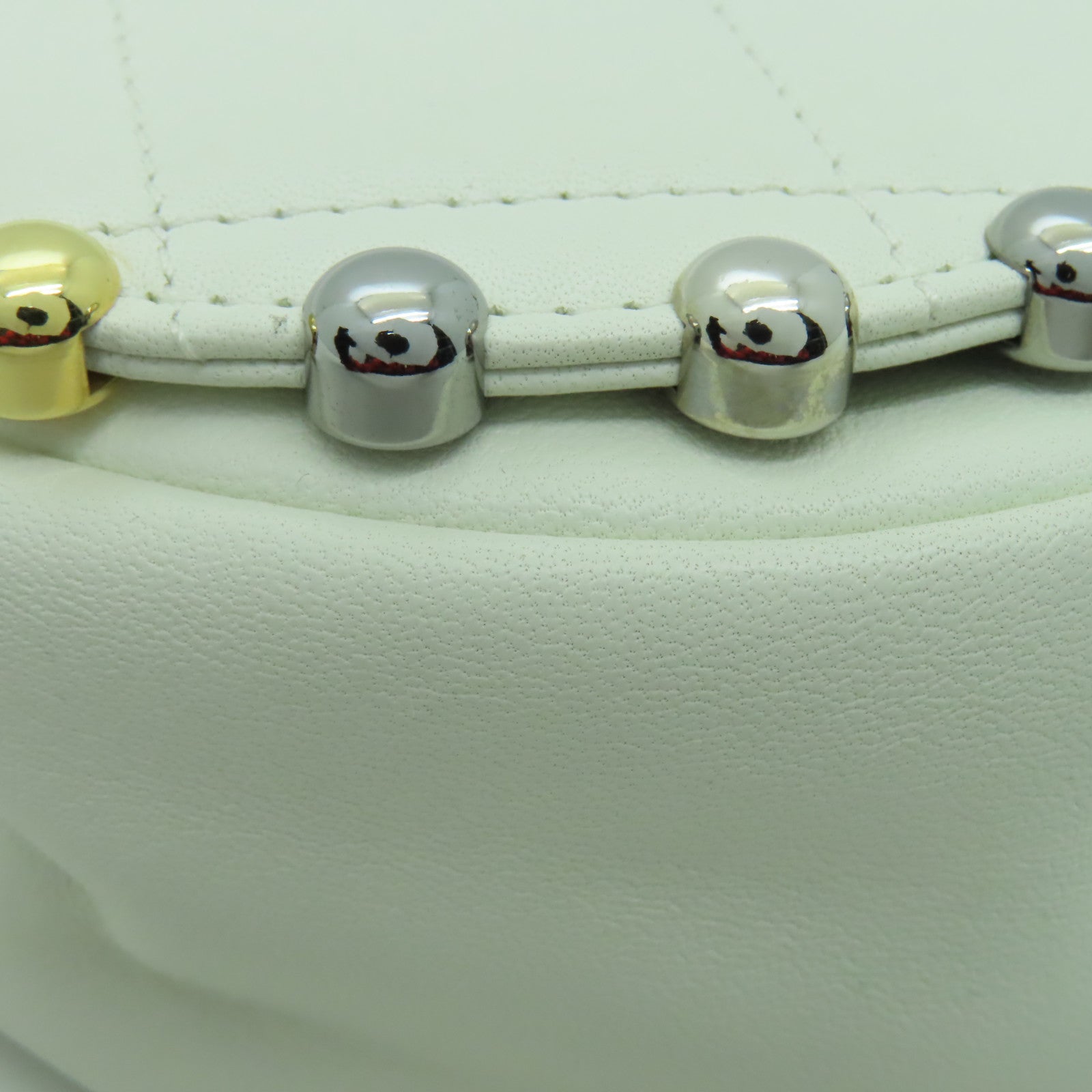 CHANEL 菱格牛皮皮革Bubble Flap Bag金扣/銀扣鏈帶肩背袋白色