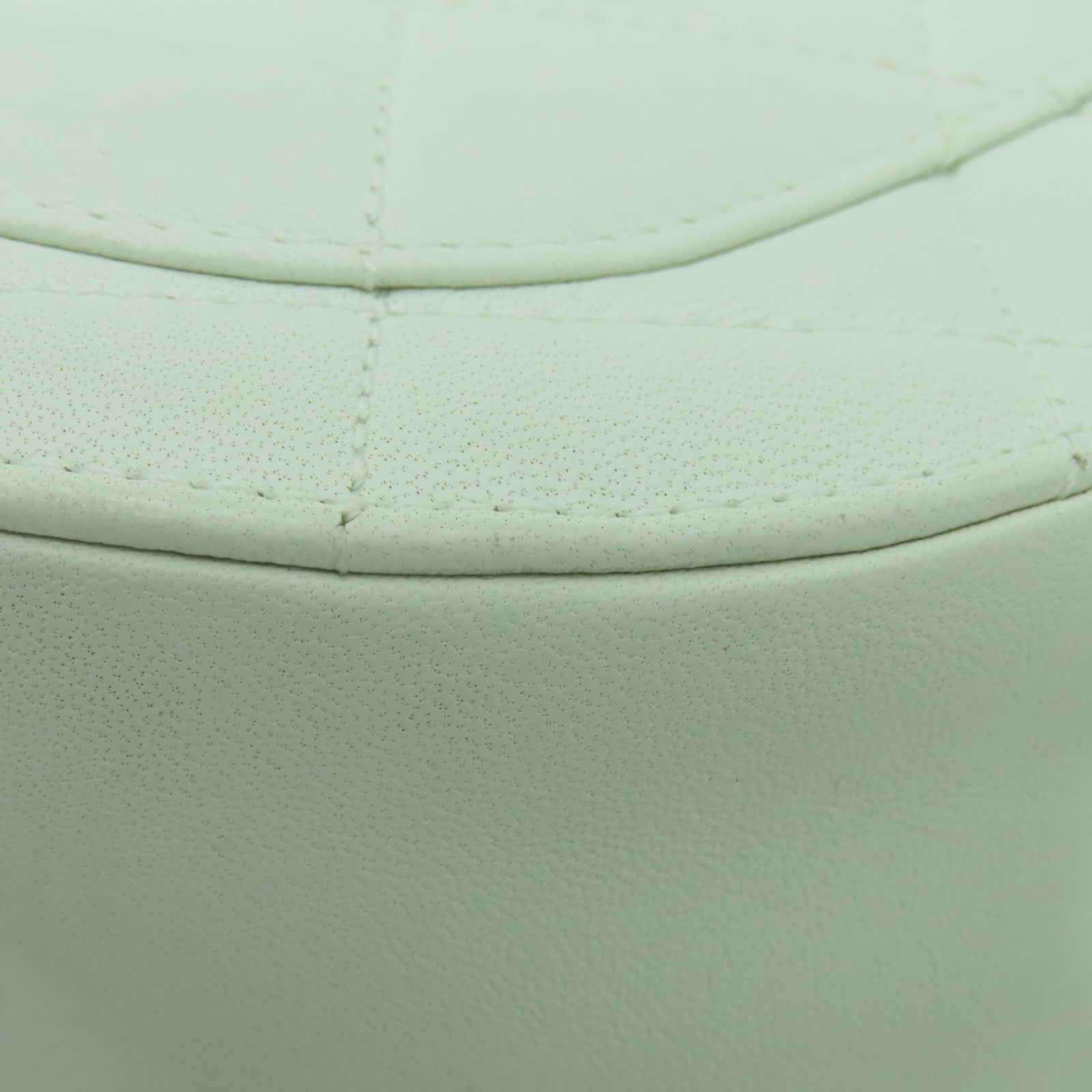 CHANEL 菱格牛皮皮革Bubble Flap Bag金扣/銀扣鏈帶肩背袋白色