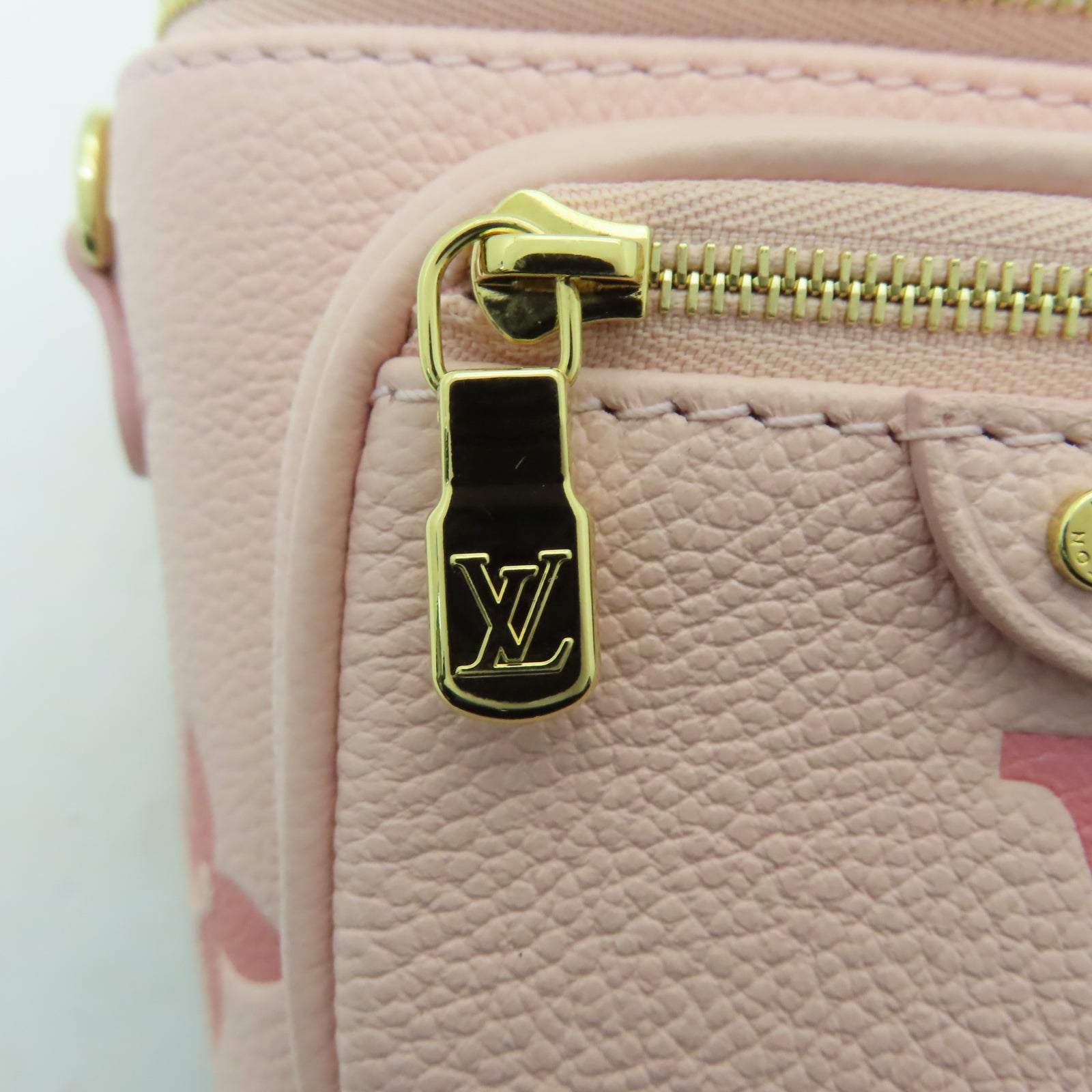 LOUIS VUITTON Monogram Empreinte Mini Bumbag金扣腰包粉紅色