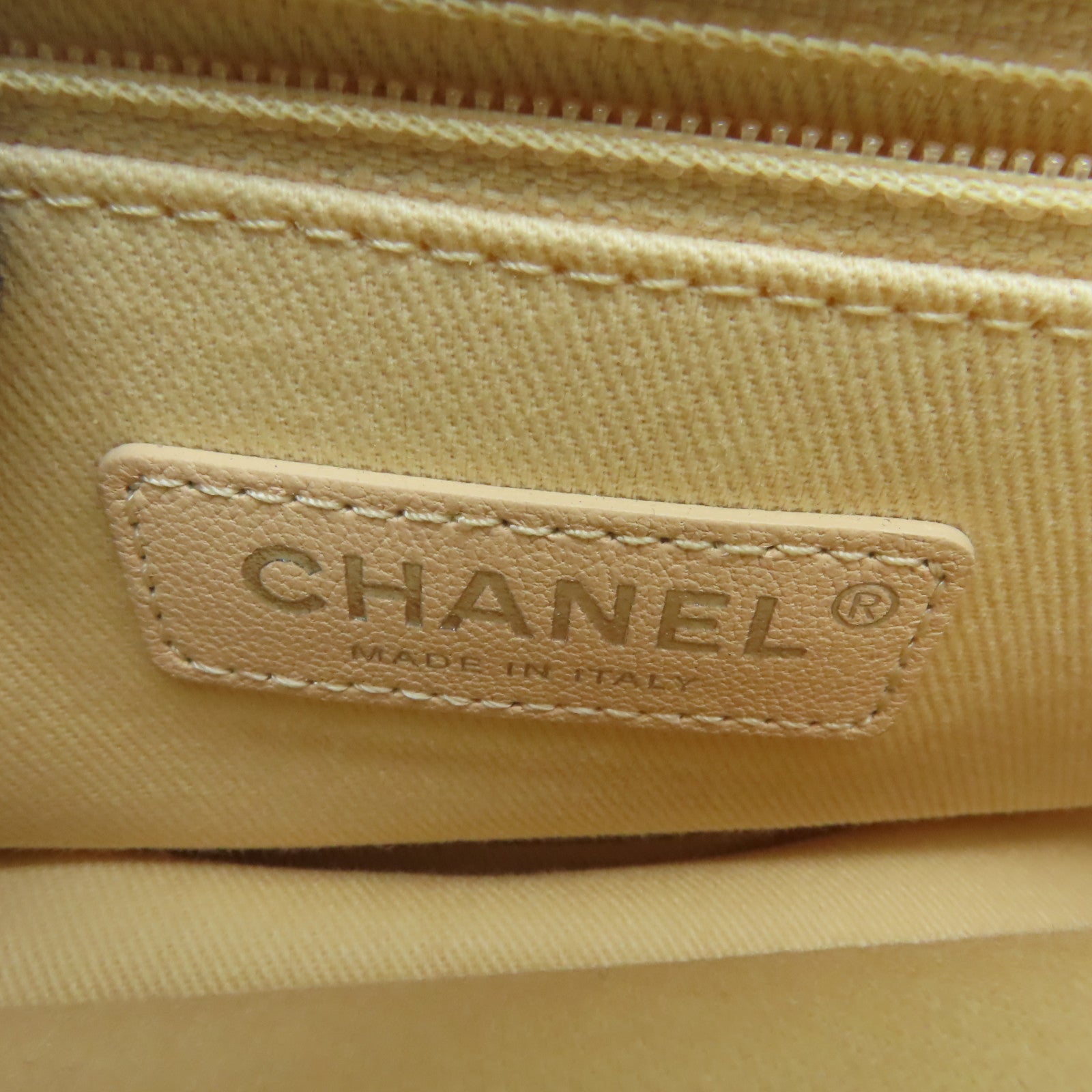 CHANEL 菱格牛皮皮革Bubble Flap Bag金扣/銀扣鏈帶肩背袋白色