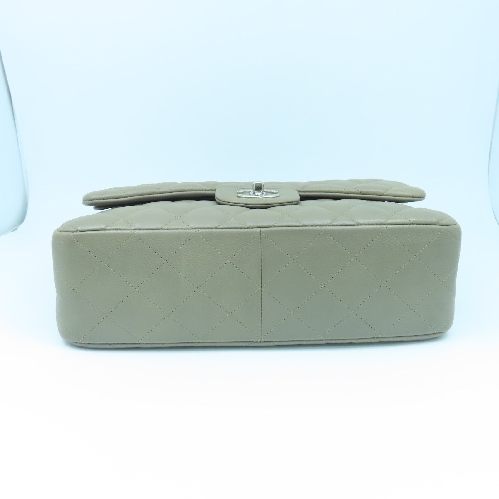 CHANEL 牛皮皮革Classic Jumbo Double Flat銀扣肩背袋淺褐色