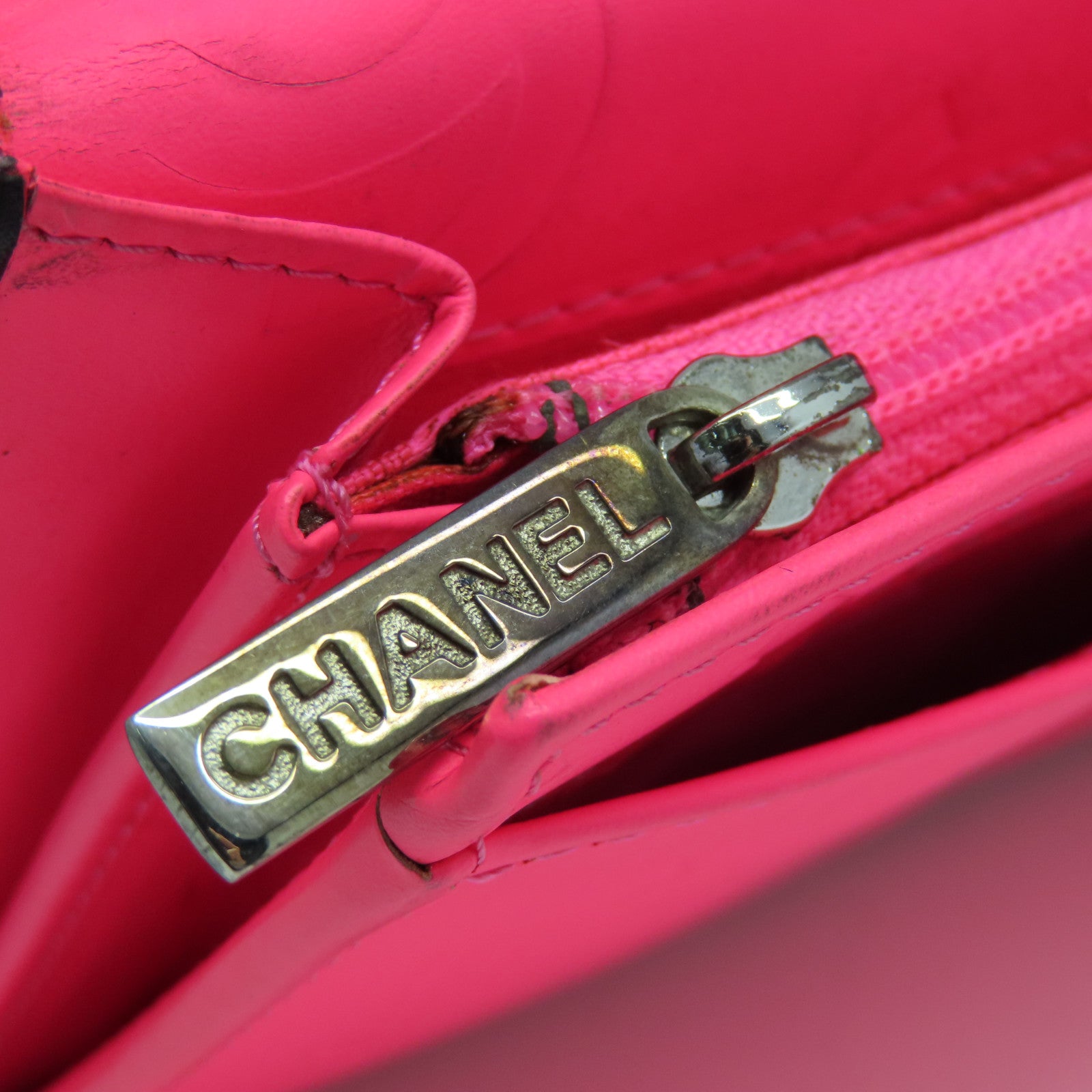 CHANEL 牛皮皮革Cambon Line Wallet长钱包黑色/粉红色