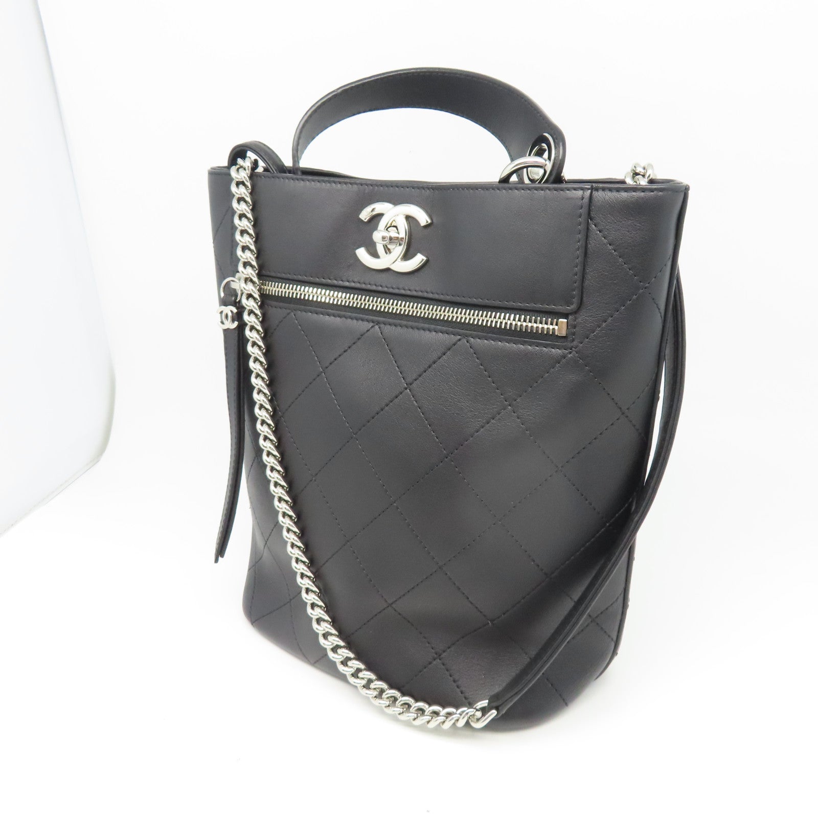 CHANEL 菱格牛皮皮革Chain Shoulder銀扣鏈帶肩背袋黑色