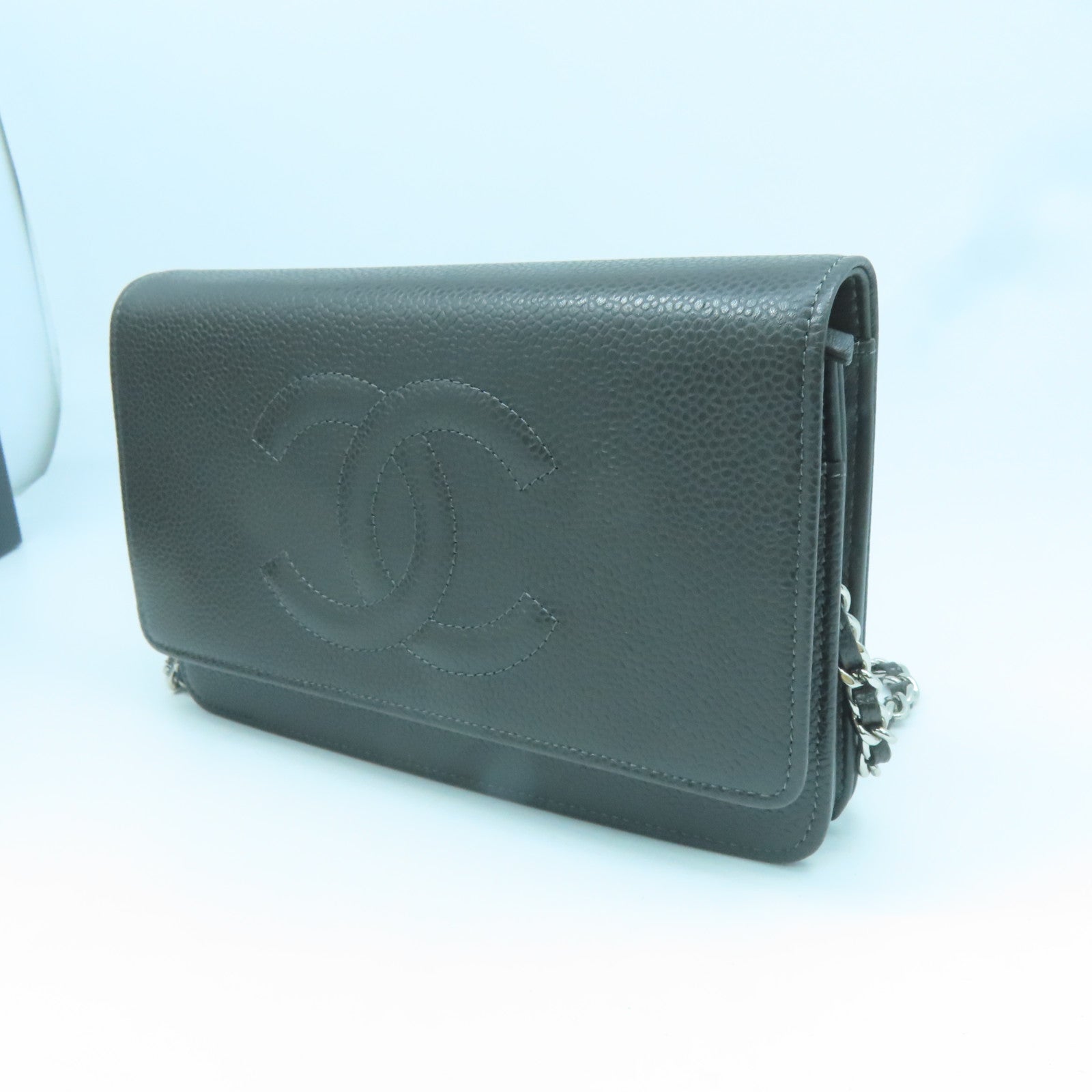 CHANEL Caviar皮革Wallet on Chain銀扣鏈帶肩背袋灰色