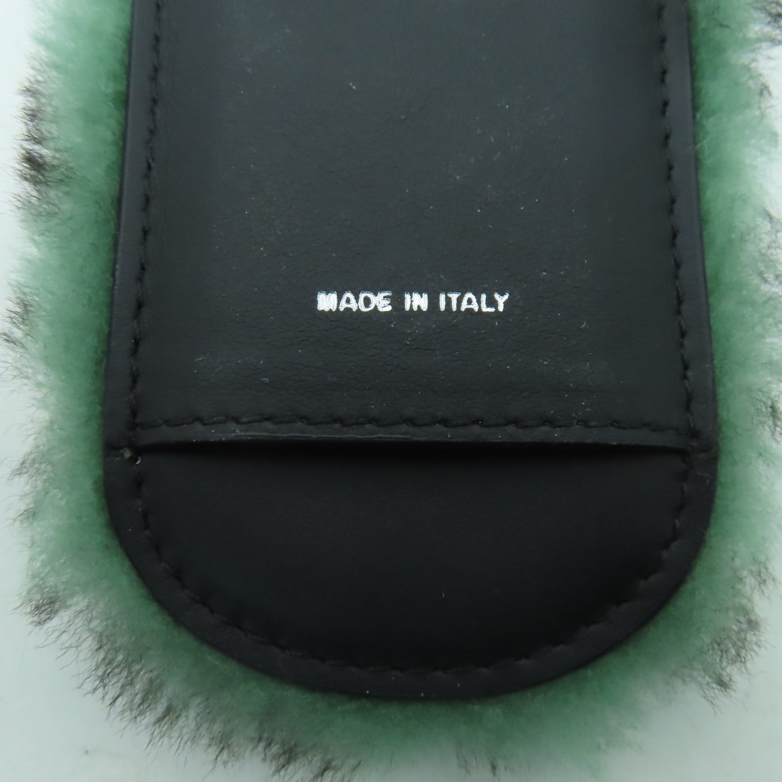 FENDI 牛皮皮革/毛茸Strap Pad肩背帶墊綠色