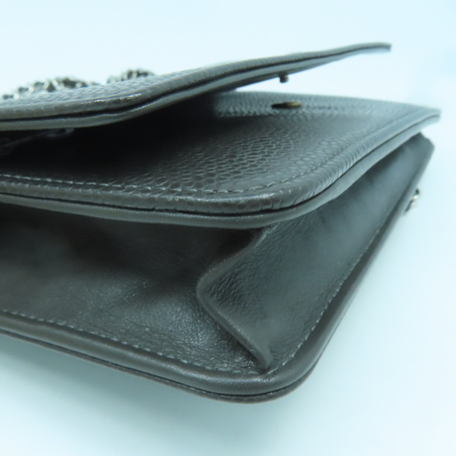 CHANEL Caviar皮革Wallet on Chain銀扣鏈帶肩背袋灰色