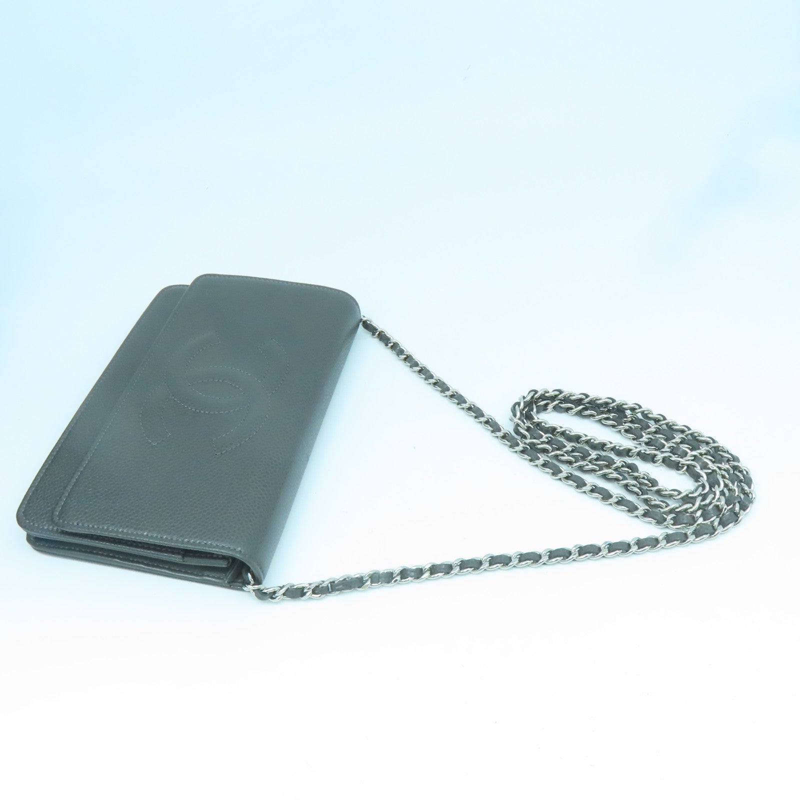 CHANEL Caviar皮革Wallet on Chain銀扣鏈帶肩背袋灰色