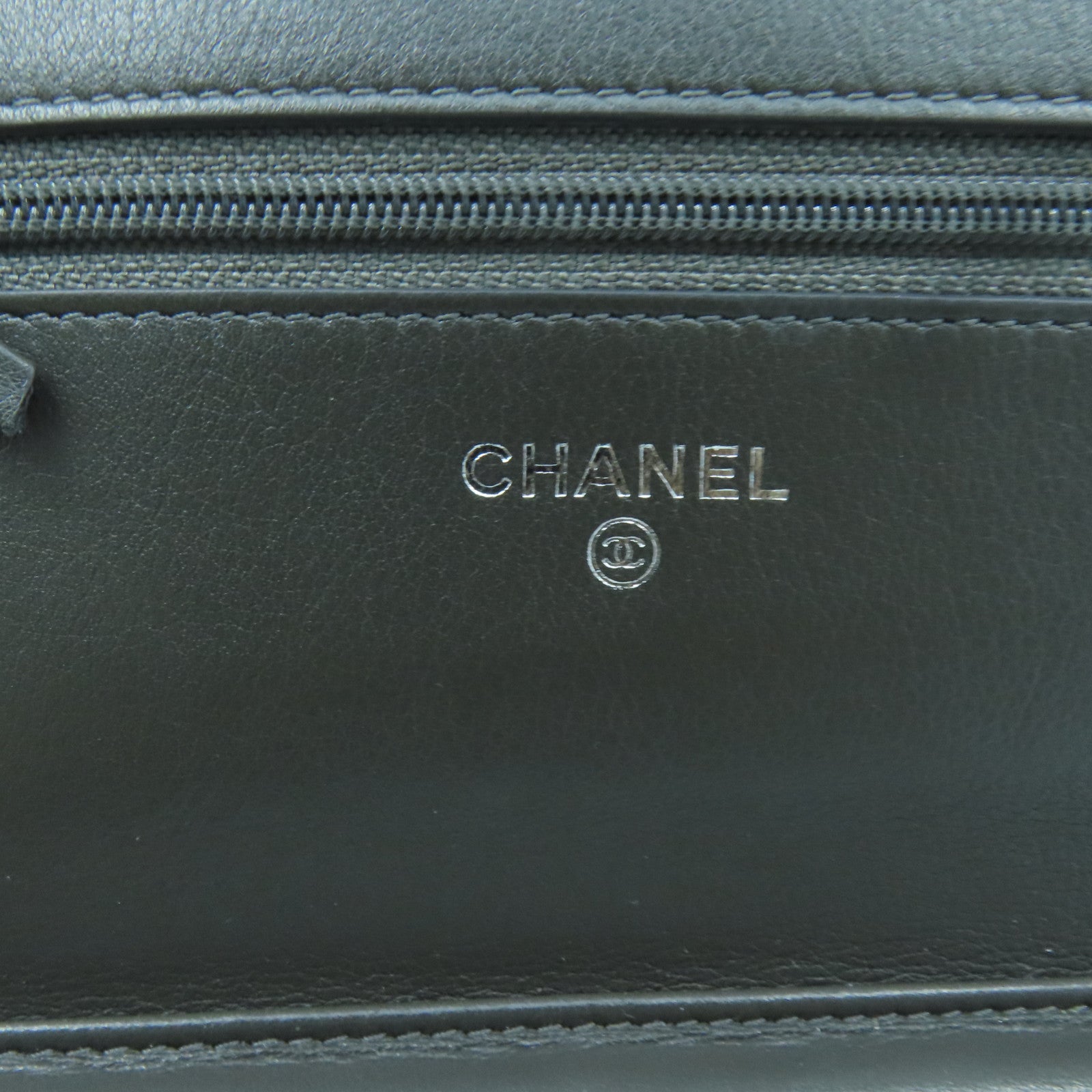 CHANEL Caviar皮革Wallet on Chain銀扣鏈帶肩背袋灰色