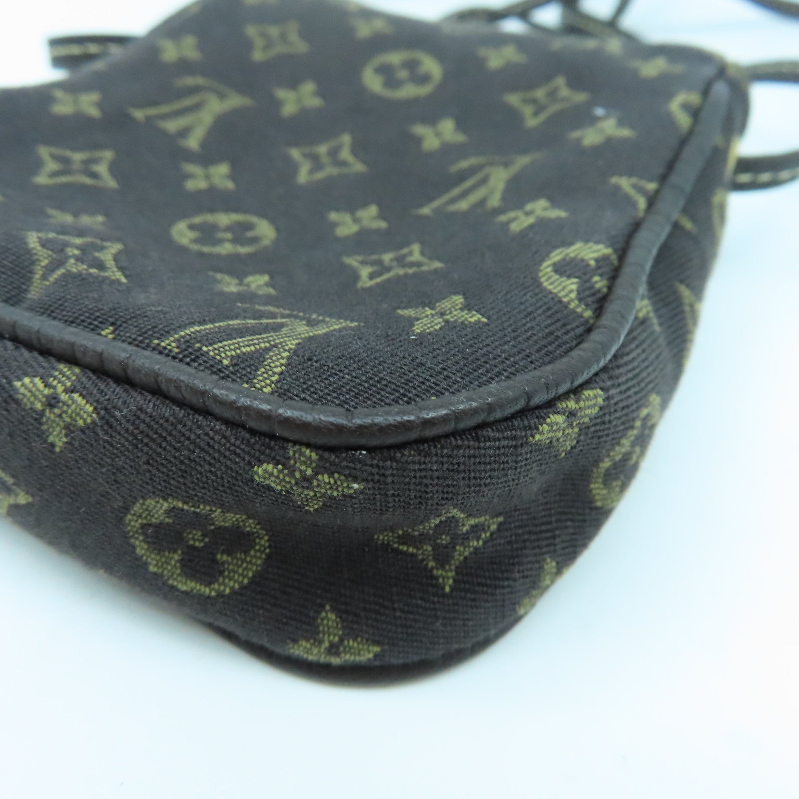 LOUIS VUITTON Monogram Mini Lin Pochette Cancun金扣肩背袋棕色