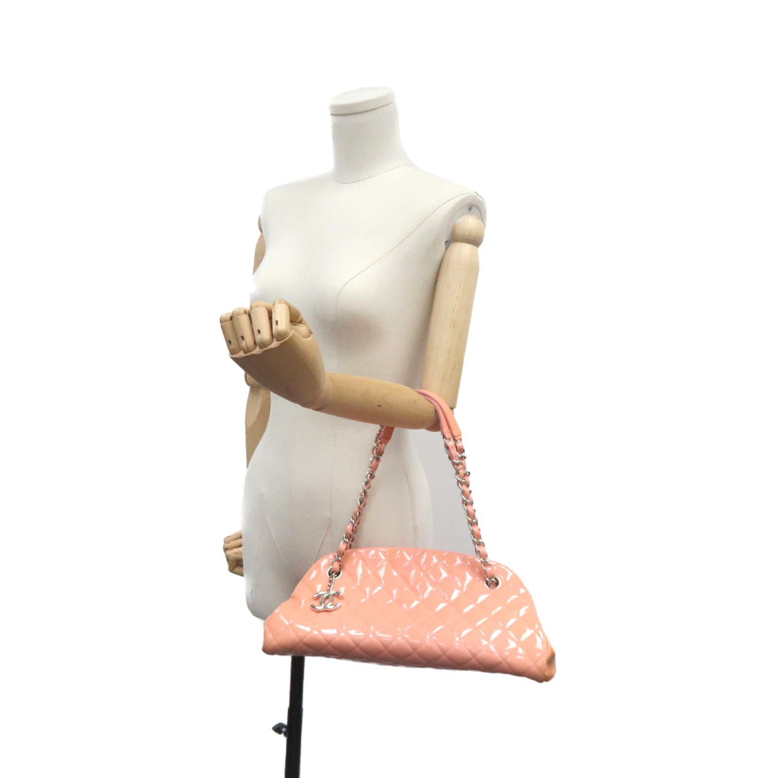 CHANEL 【激減優惠】菱格漆皮Chain Shoulder鏈帶肩背袋裸色