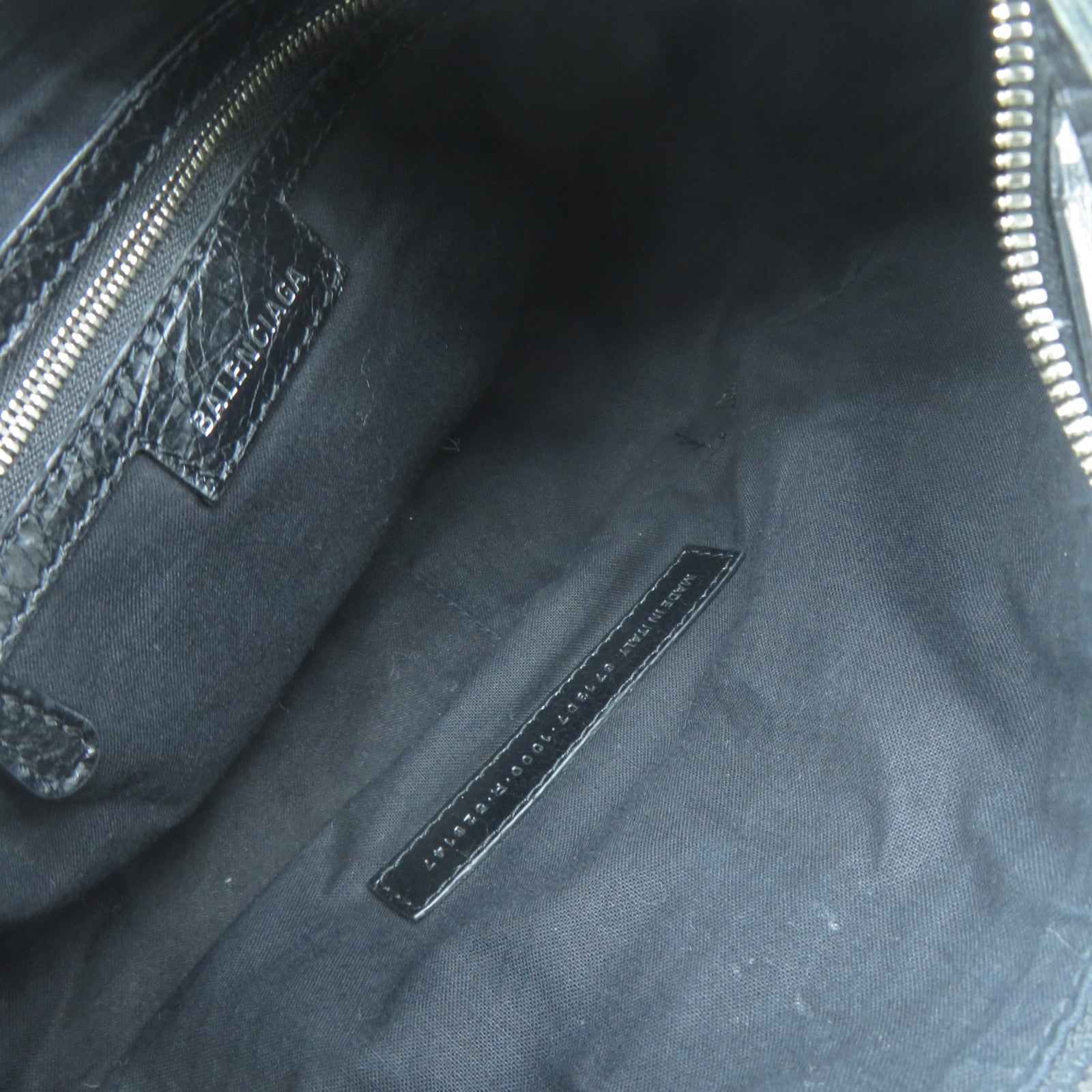 BALENCIAGA 羊皮皮革Le Cagole XS Shoulder Bag銀扣肩背袋黑色