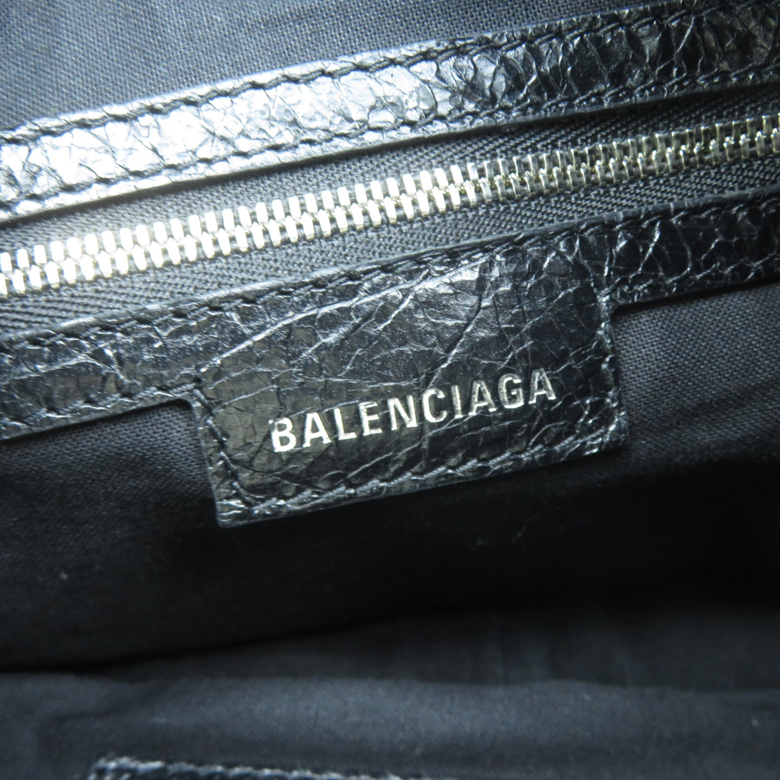 BALENCIAGA 羊皮皮革Le Cagole XS Shoulder Bag銀扣肩背袋黑色