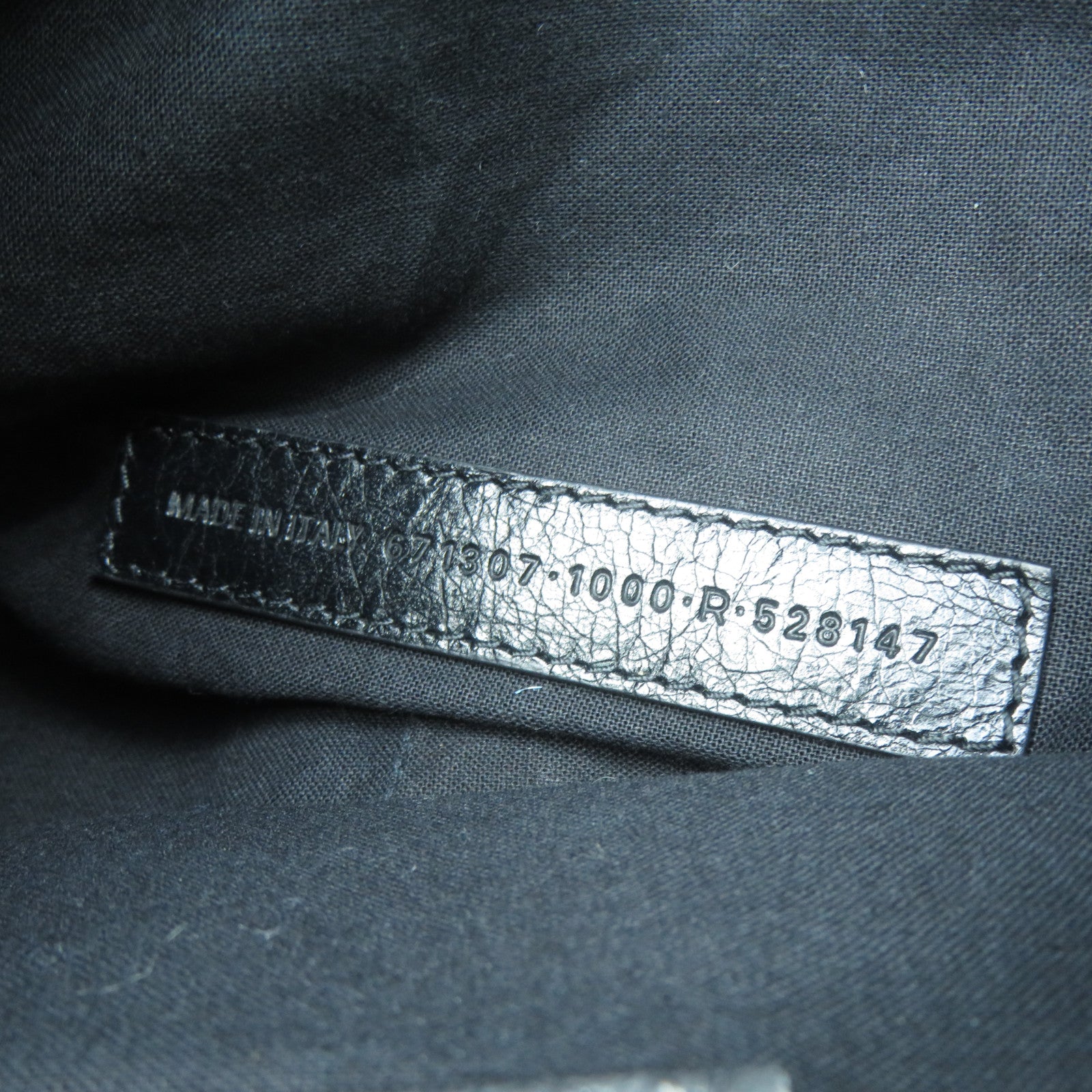 BALENCIAGA 羊皮皮革Le Cagole XS Shoulder Bag銀扣肩背袋黑色