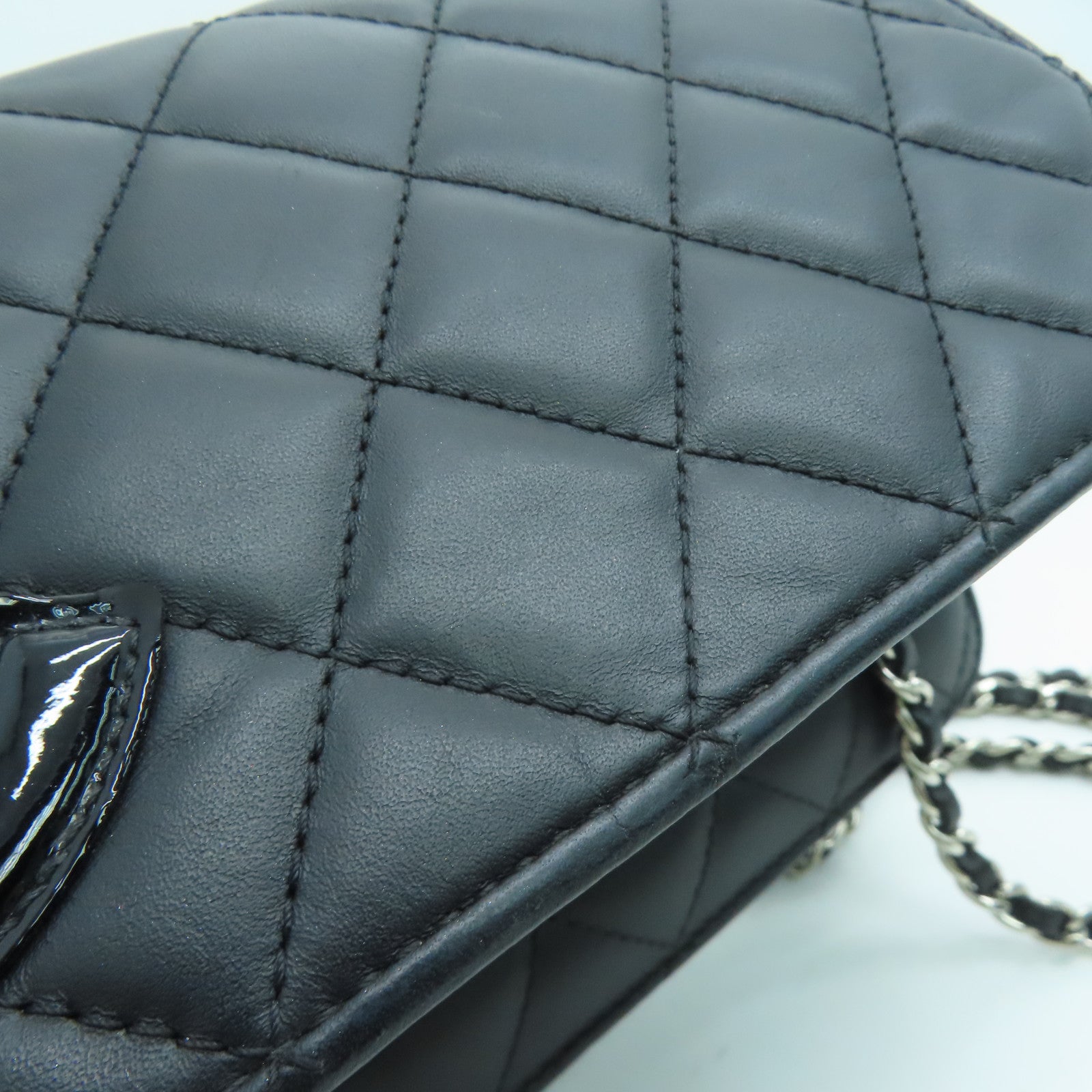 CHANEL 菱格牛皮皮革Cambon WOC銀扣鏈帶肩背袋黑色