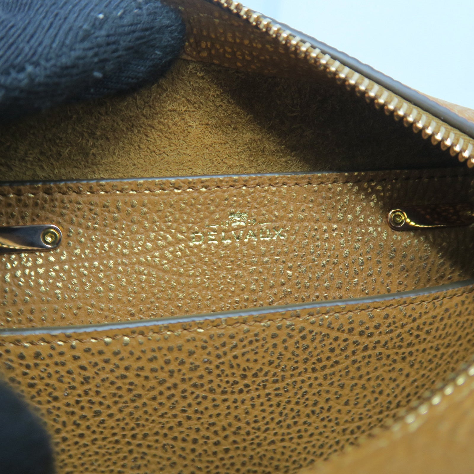 SELECTION 牛皮皮革Delvaux Cool Box Mini金扣手挽肩背两用袋金色