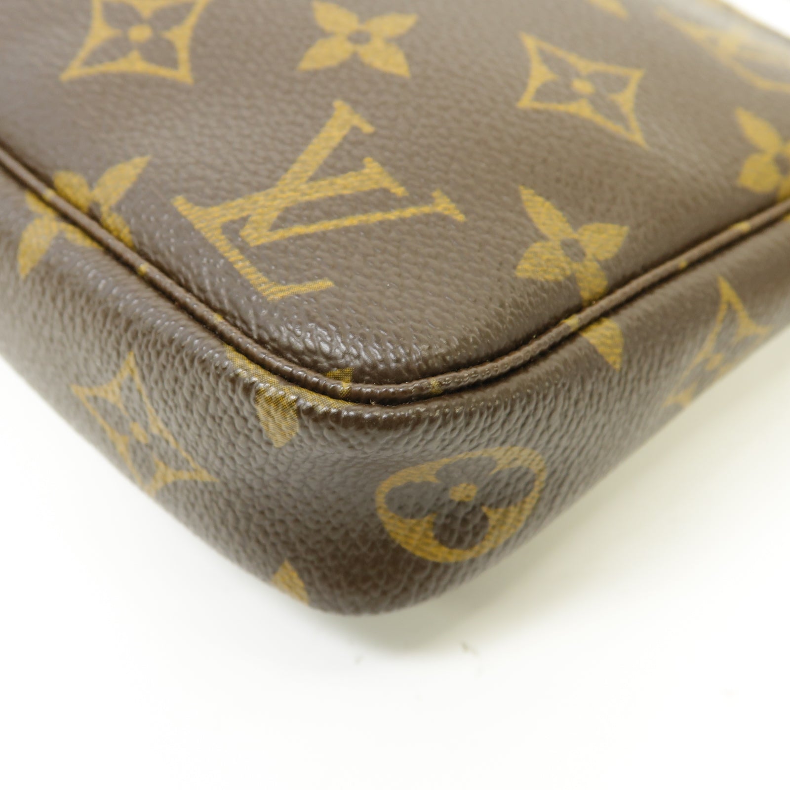 LOUIS VUITTON Monogram Pochette金扣手挽袋棕色