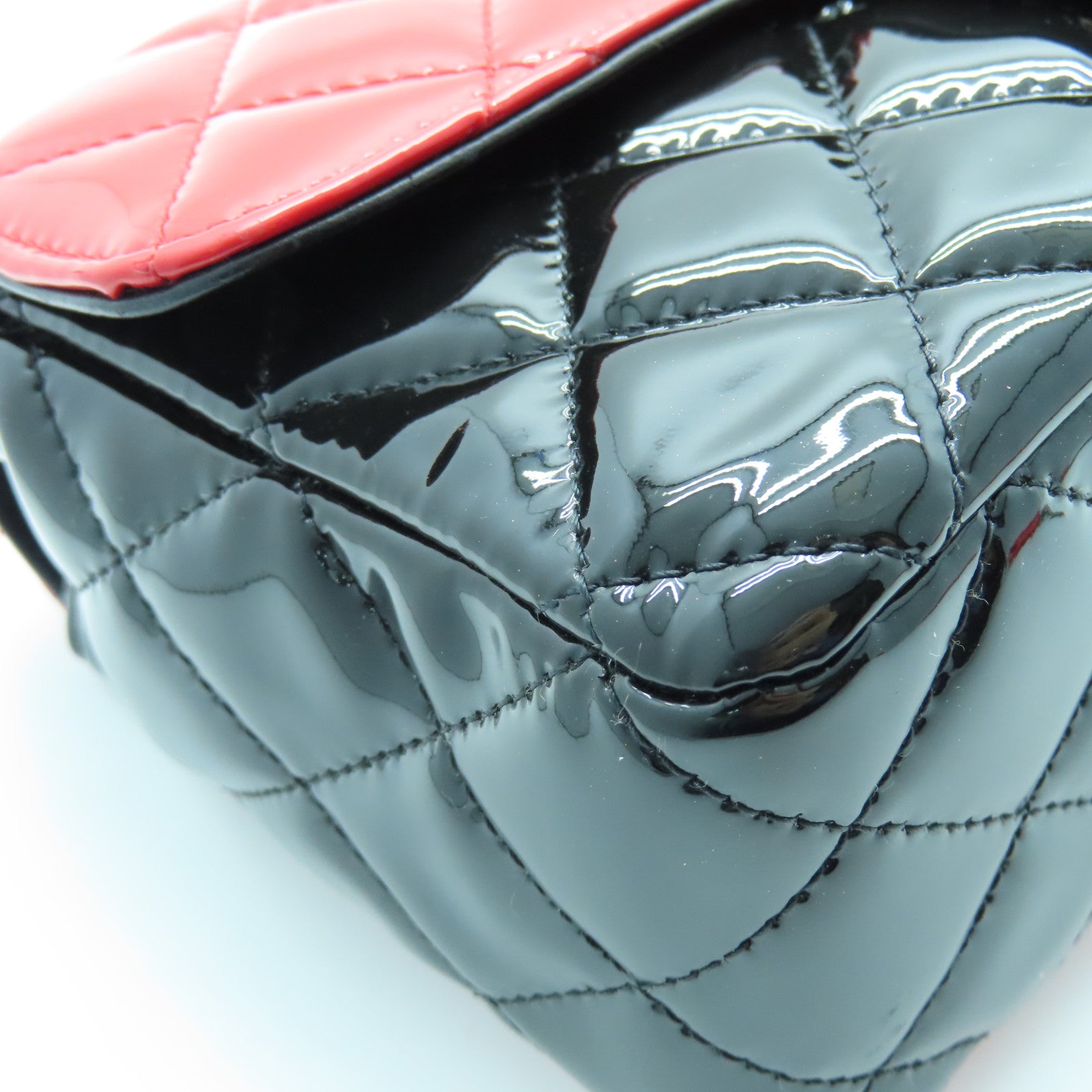 CHANEL 菱格漆皮皮革Chain Shoulder Bag银扣链带肩背袋黑色红色