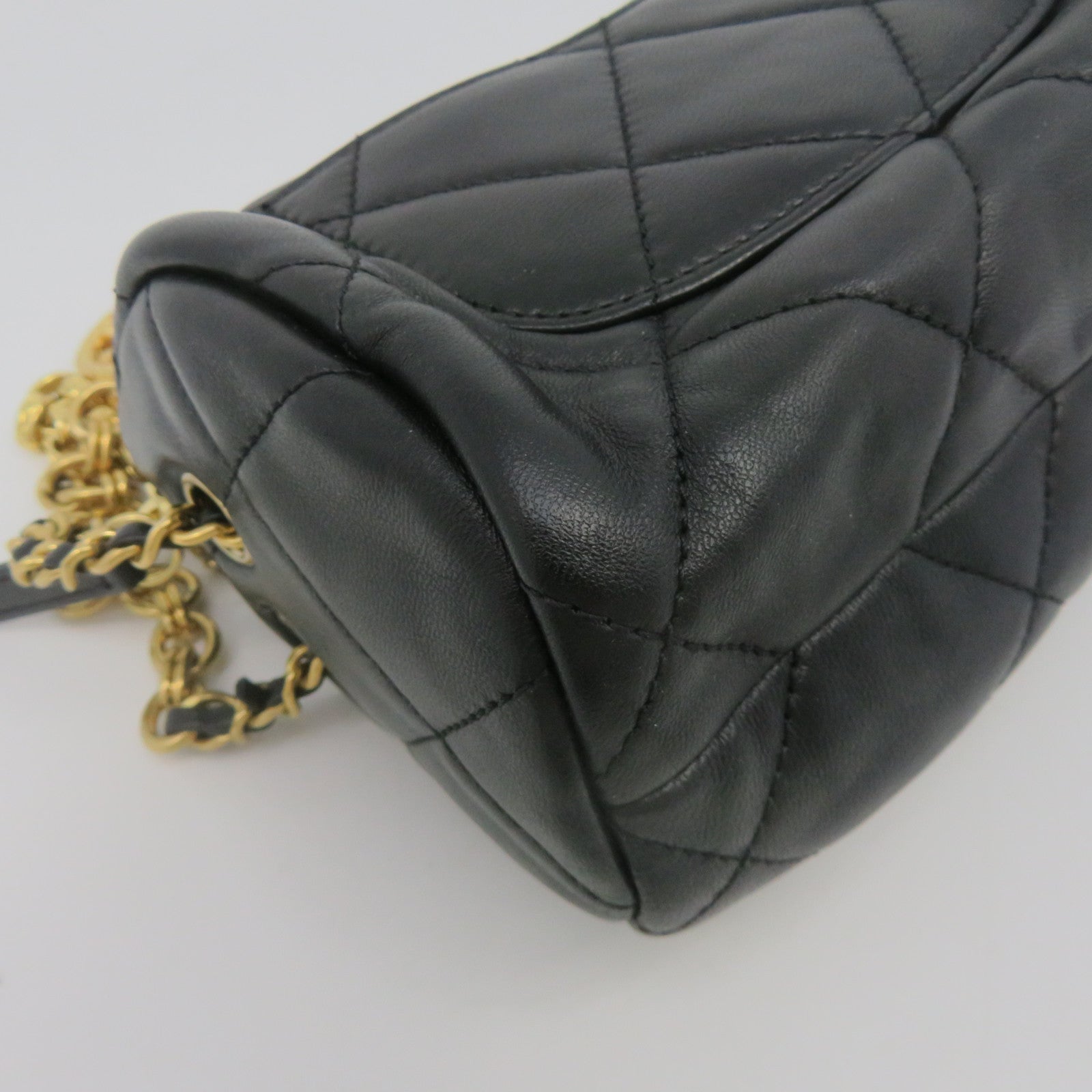 CHANEL 羊皮皮革Chain Shoulder金扣肩背袋黑色