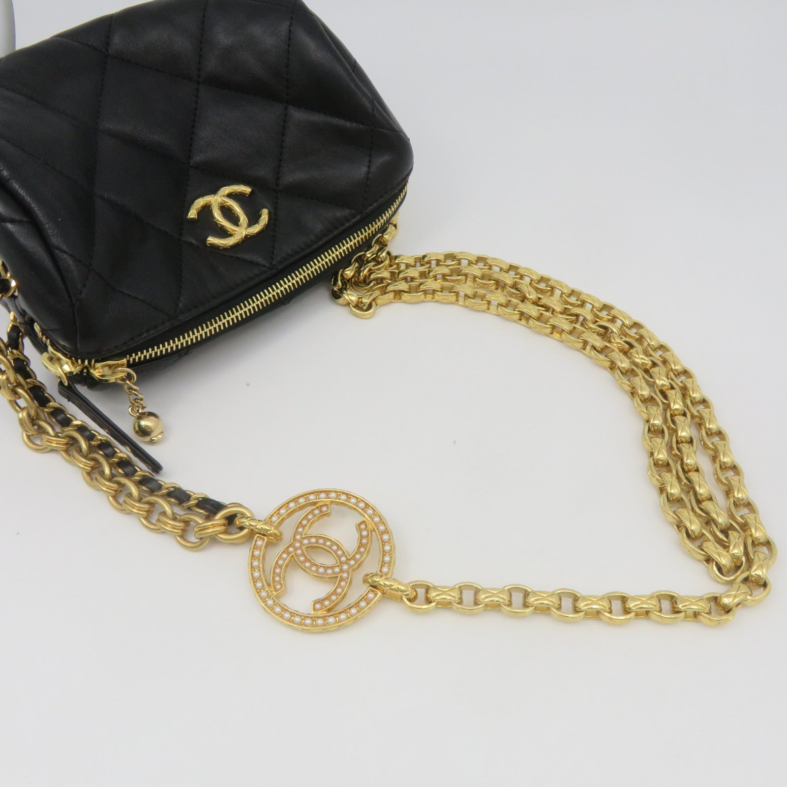 CHANEL 羊皮皮革Chain Shoulder金扣肩背袋黑色