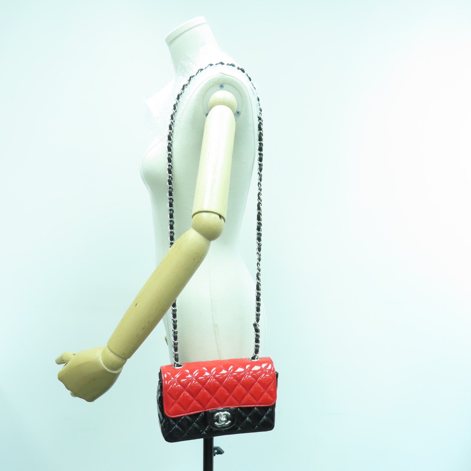 CHANEL 菱格漆皮皮革Chain Shoulder Bag银扣链带肩背袋黑色红色
