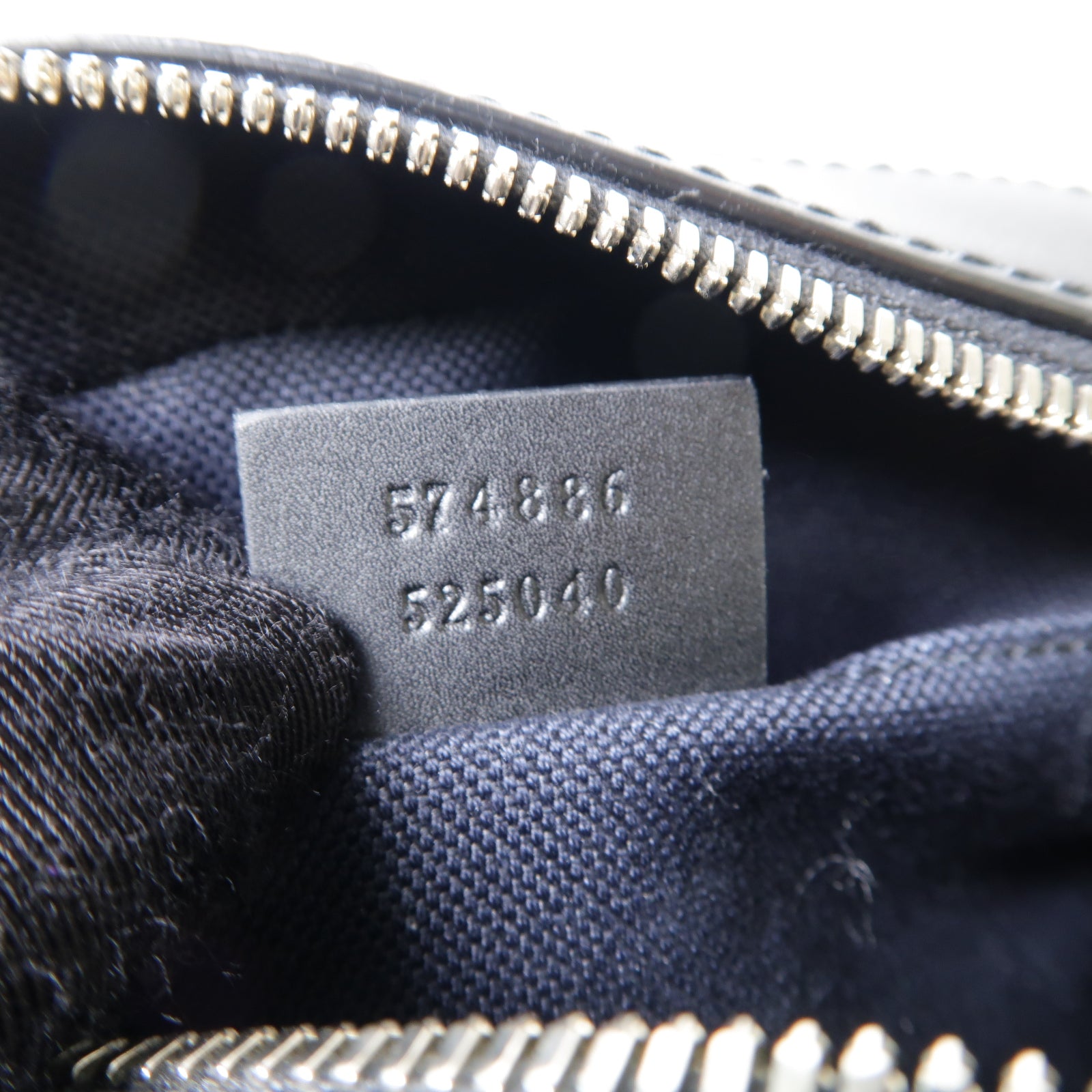 GUCCI 塗層帆布GG Supreme銀扣肩背袋黑色