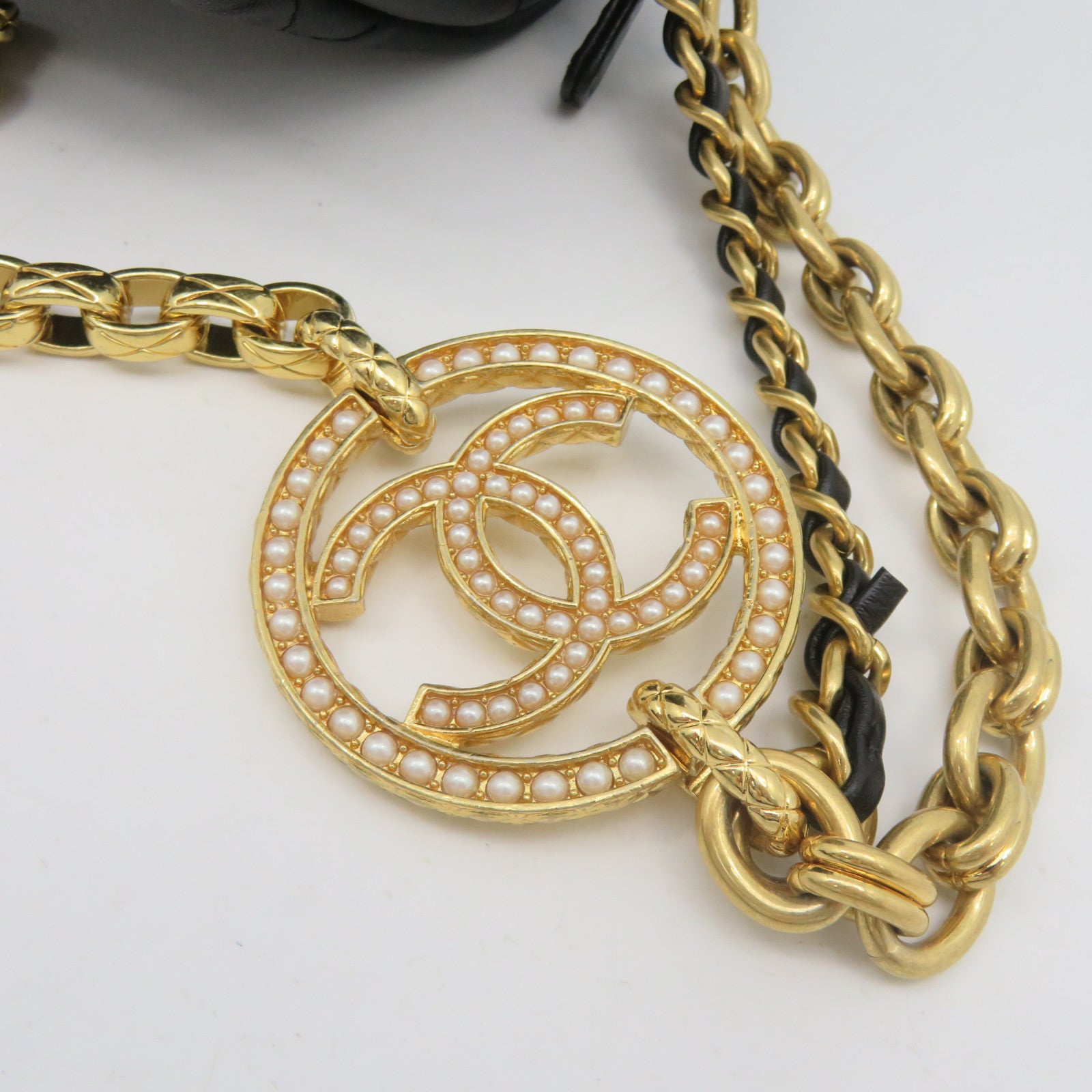 CHANEL 羊皮皮革Chain Shoulder金扣肩背袋黑色