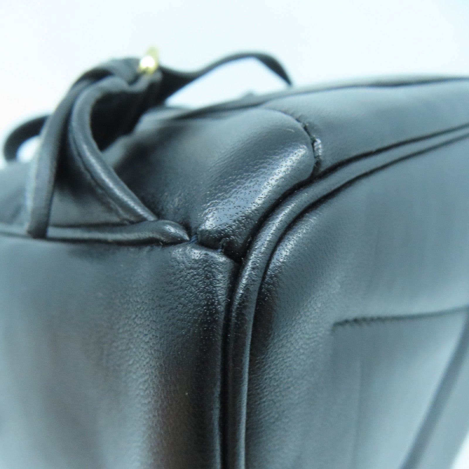 Miu Miu 羊皮皮革Miu Miu Backpack金扣背包黑色