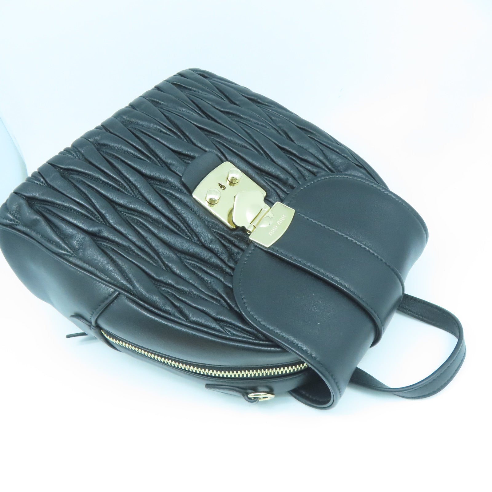Miu Miu 羊皮皮革Miu Miu Backpack金扣背包黑色
