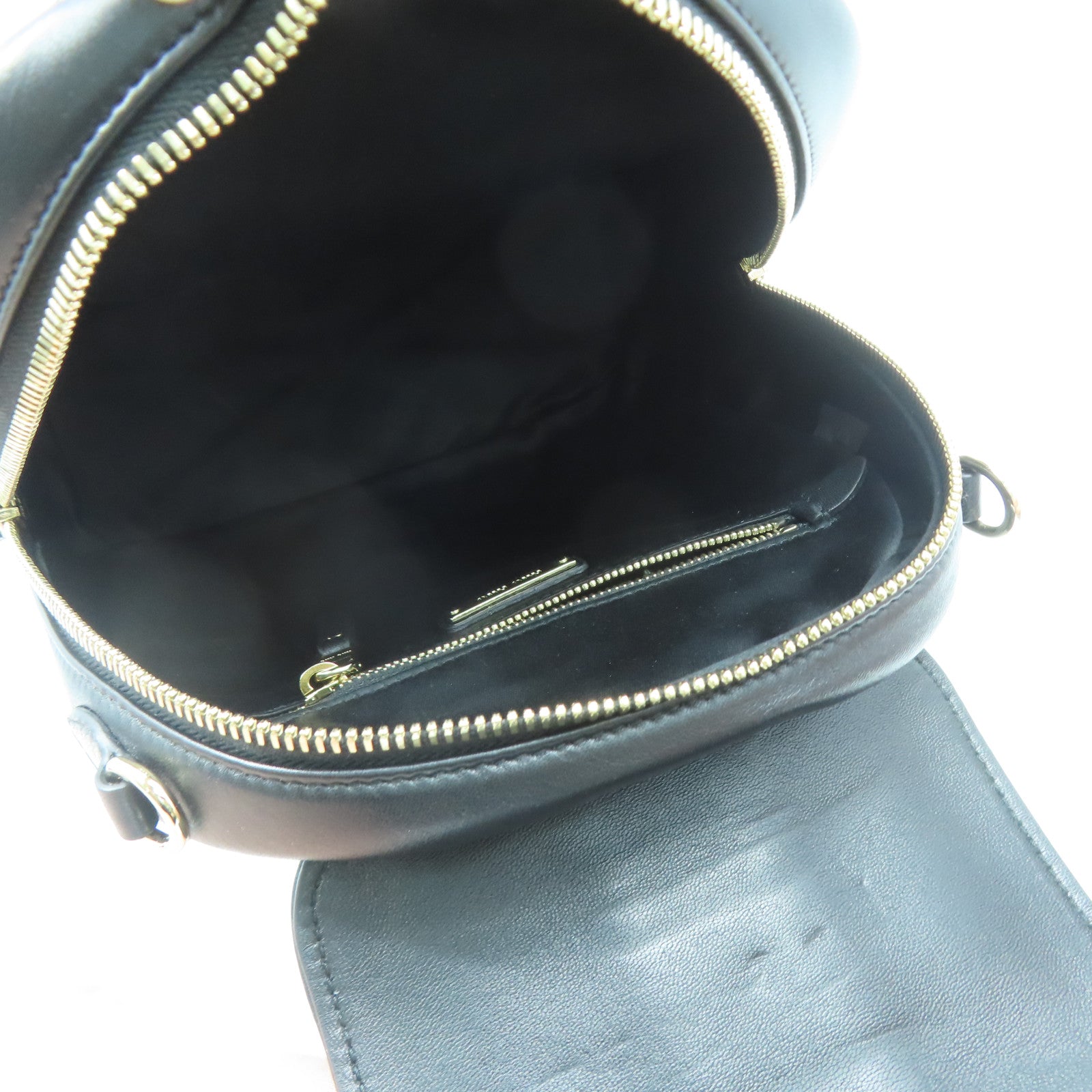 Miu Miu 羊皮皮革Miu Miu Backpack金扣背包黑色