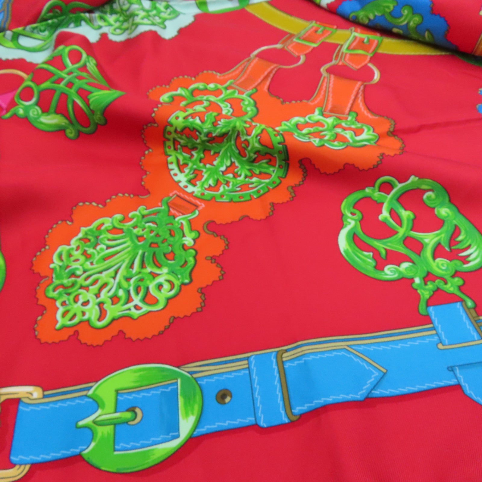 HERMES 丝质Scarf 90丝巾红色/绿色/蓝色