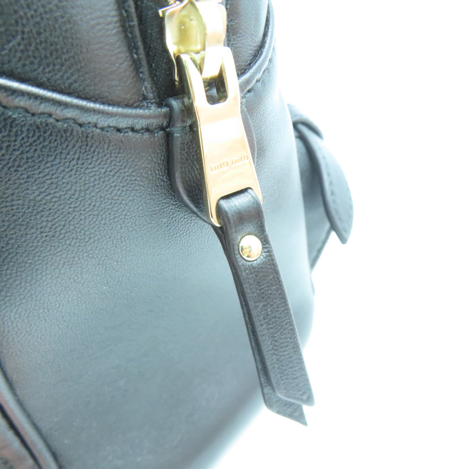 Miu Miu 羊皮皮革Miu Miu Backpack金扣背包黑色