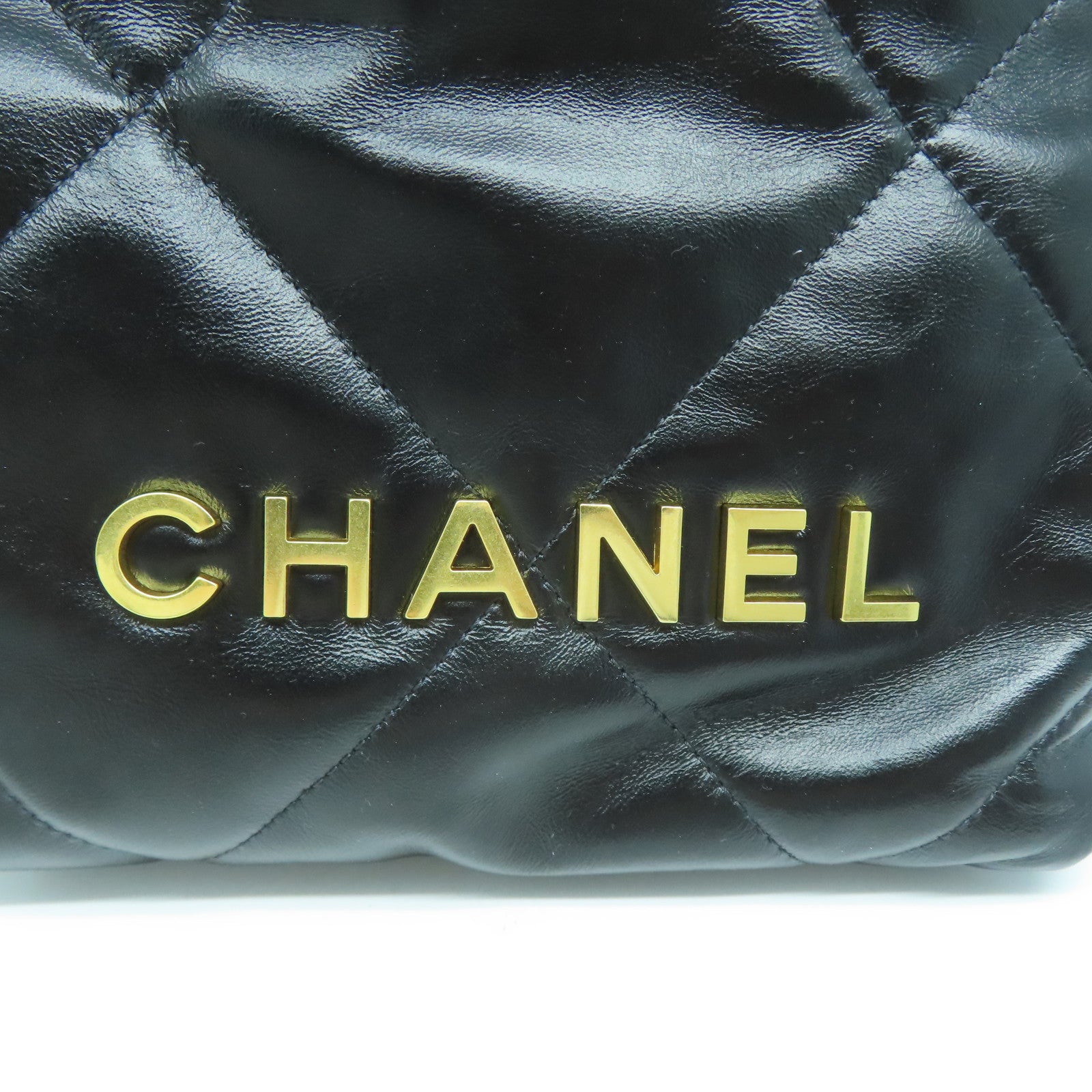 CHANEL 菱格牛皮皮革Mini C22金扣鏈帶肩背袋黑色