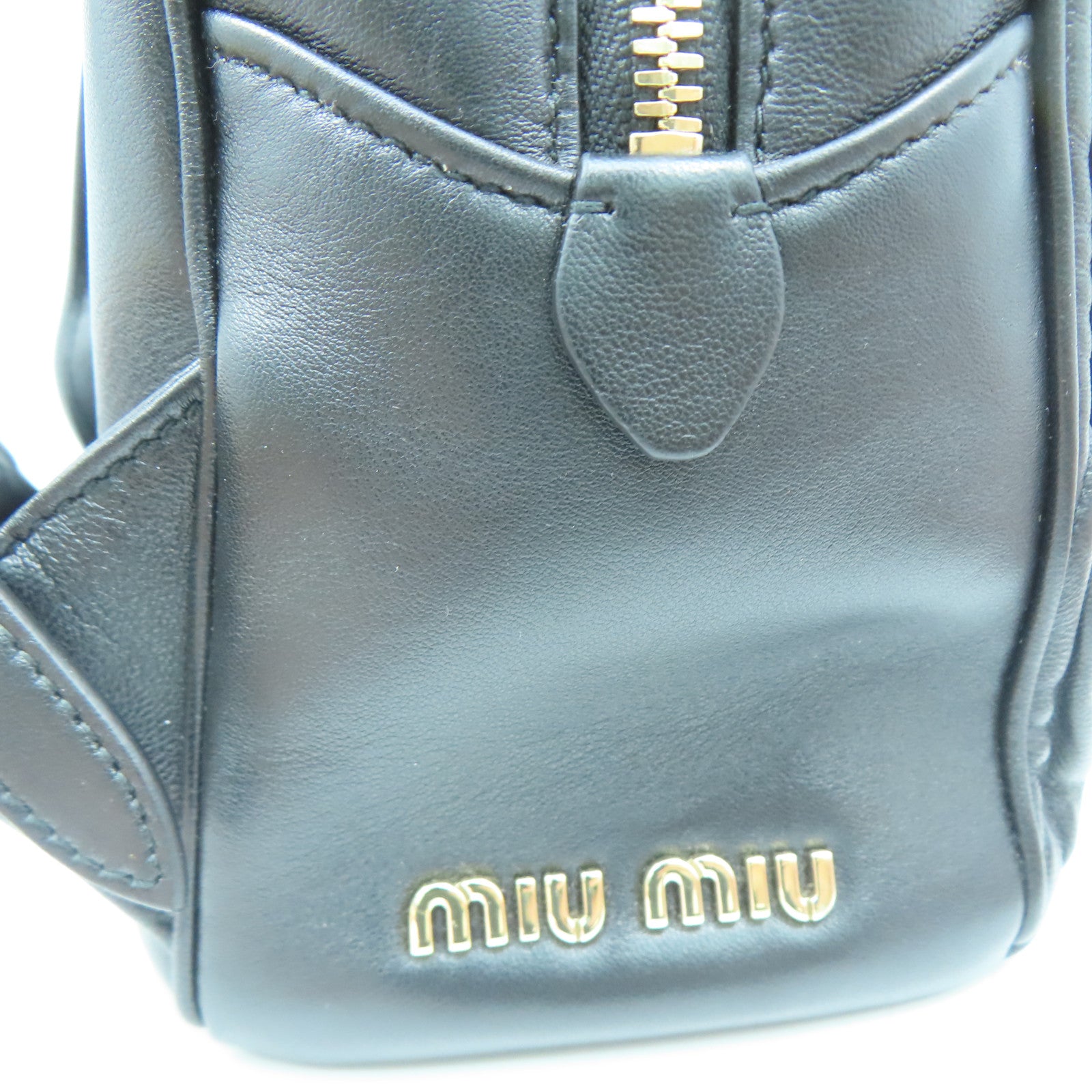 Miu Miu 羊皮皮革Miu Miu Backpack金扣背包黑色
