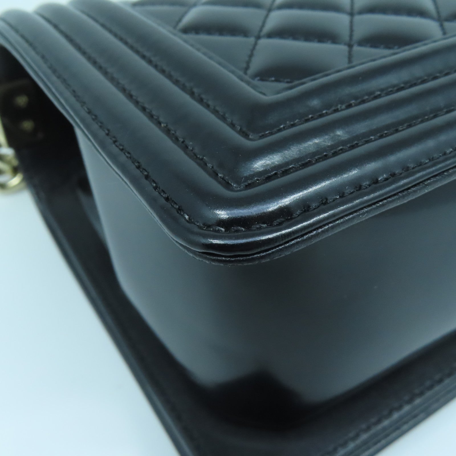 CHANEL 【激減優惠】菱格牛皮皮革Boy 25金扣鏈帶肩背袋黑色