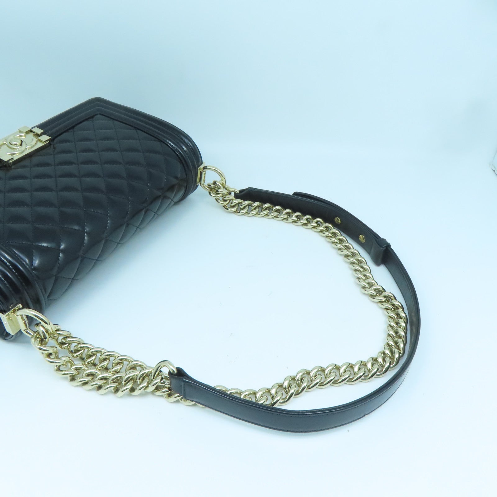 CHANEL 【激減優惠】菱格牛皮皮革Boy 25金扣鏈帶肩背袋黑色