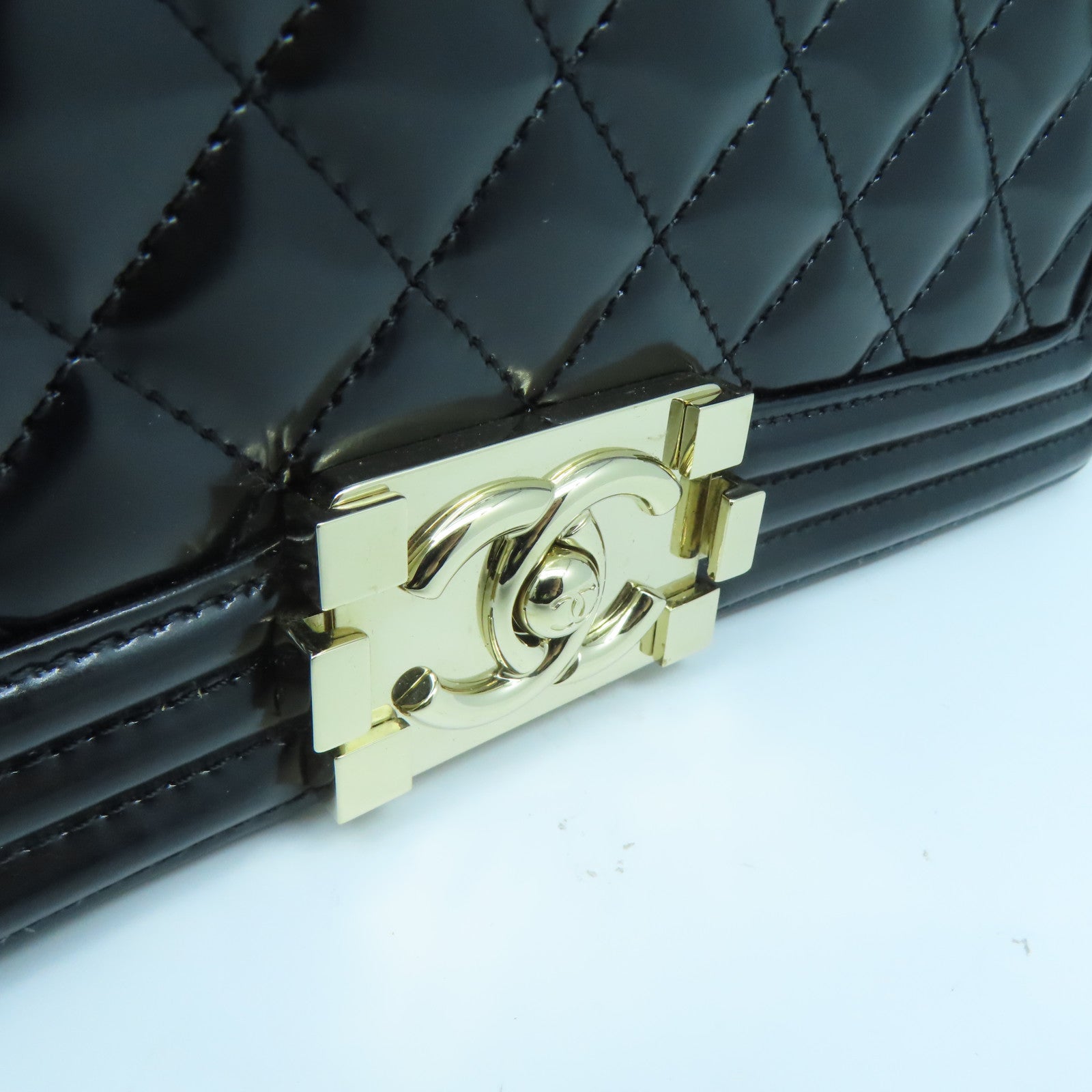 CHANEL 【激減優惠】菱格牛皮皮革Boy 25金扣鏈帶肩背袋黑色