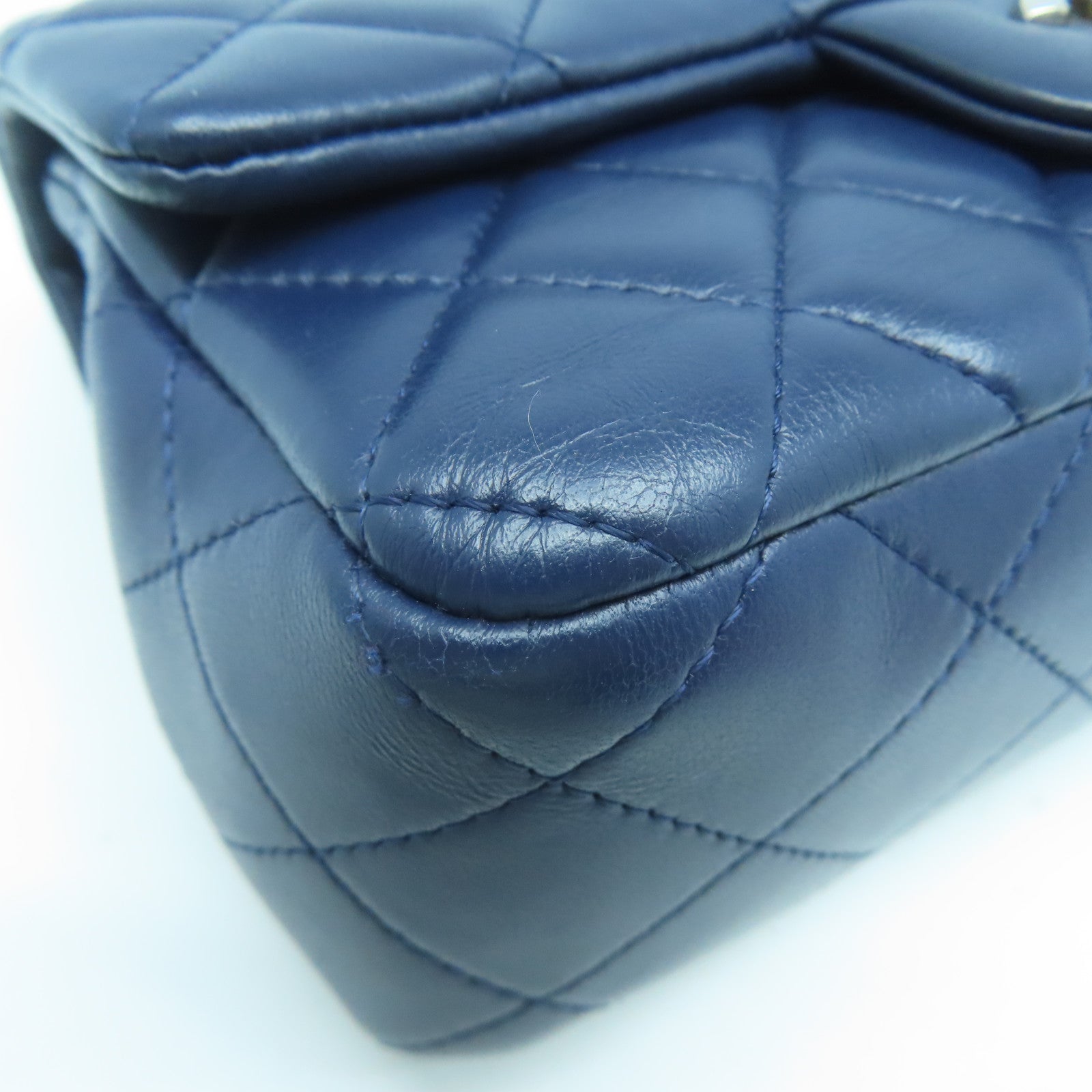 CHANEL 菱格羊皮皮革Classic 20cm銀扣鏈帶肩背袋深藍色
