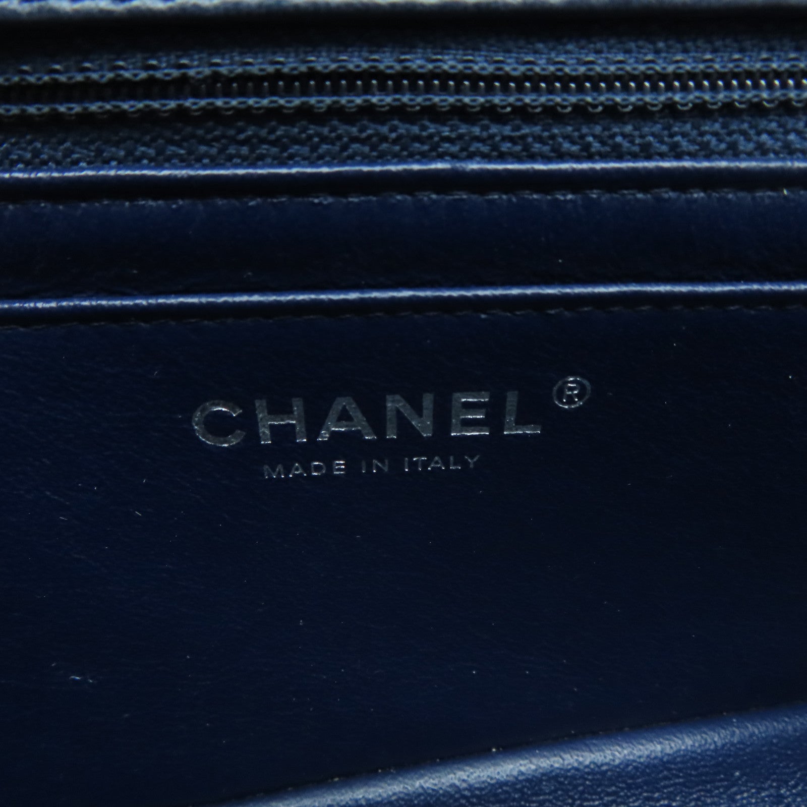 CHANEL 菱格羊皮皮革Classic 20cm銀扣鏈帶肩背袋深藍色