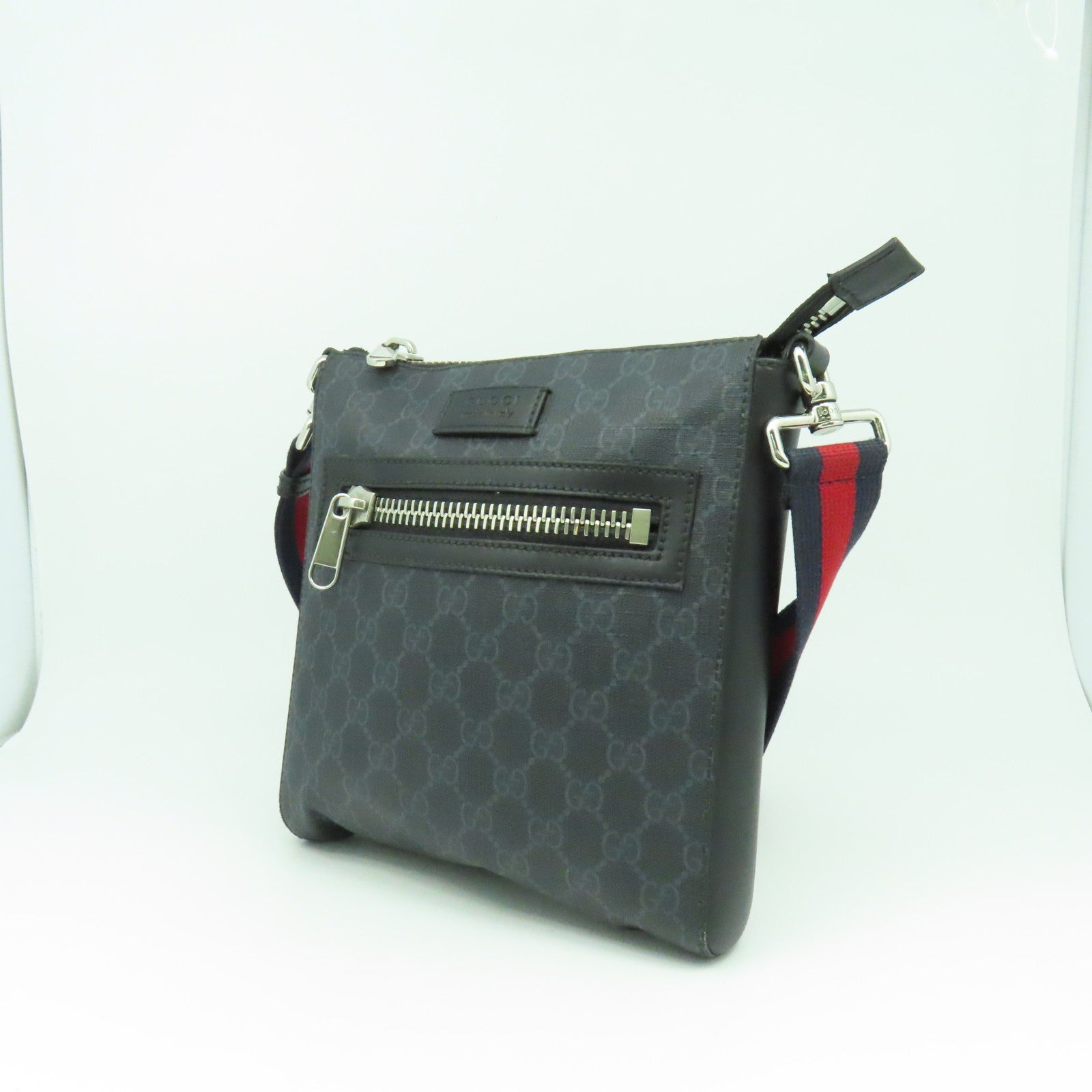 GUCCI 塗層帆布/牛皮皮革GG Supreme Messenger Bag銀扣肩背袋黑色