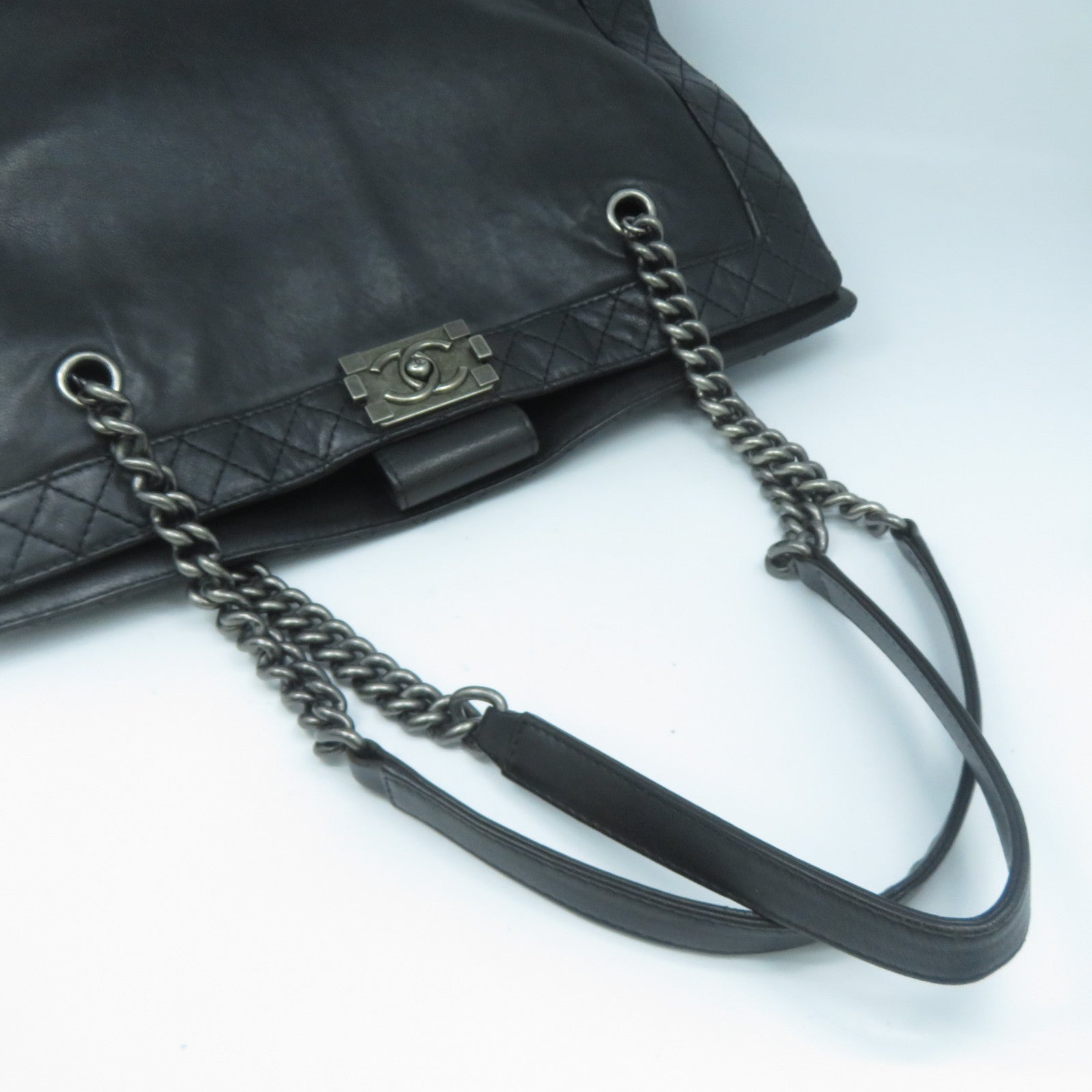 CHANEL 牛皮皮革Boy Chain Shoulder Bag銀扣鏈帶肩背袋黑色