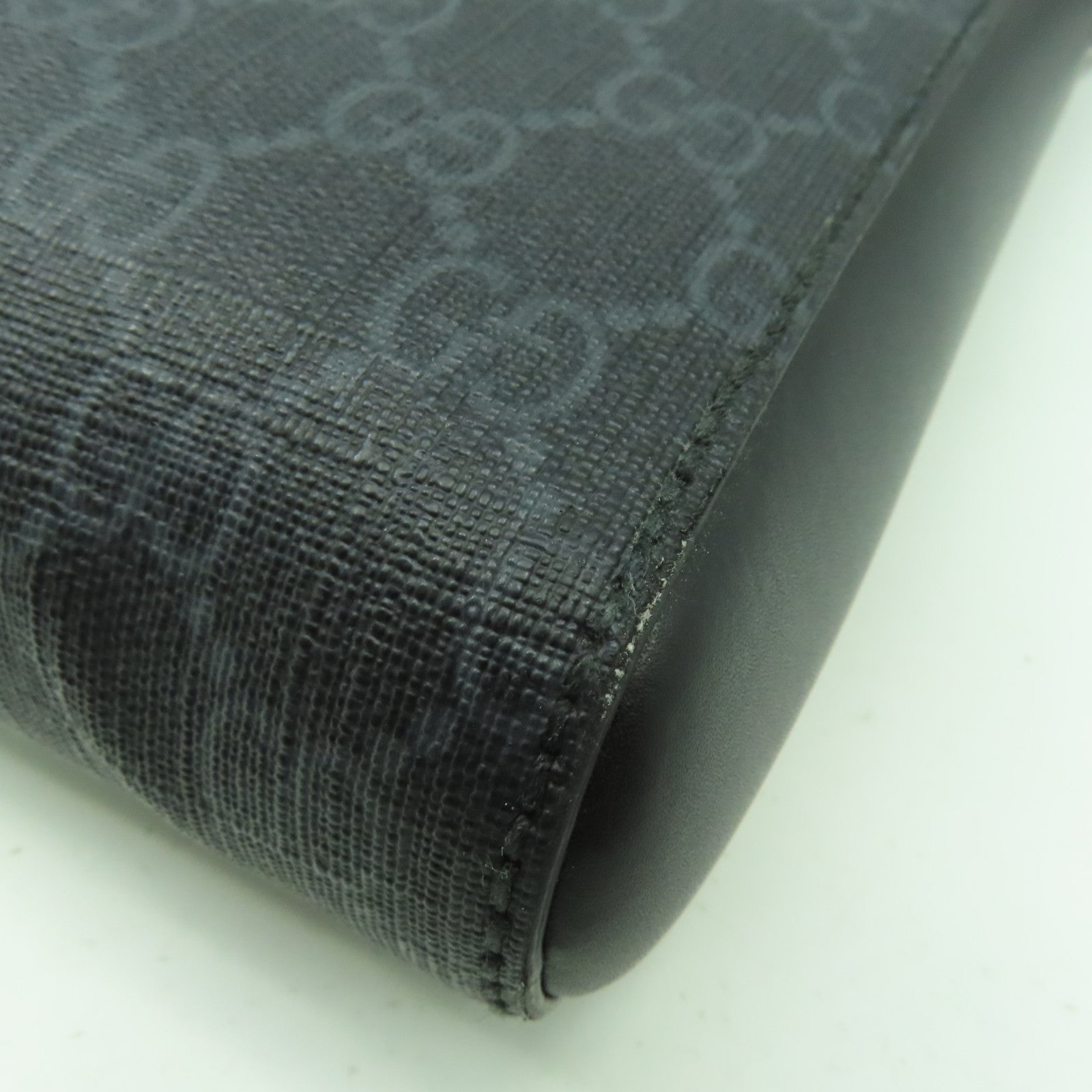 GUCCI 塗層帆布/牛皮皮革GG Supreme Messenger Bag銀扣肩背袋黑色