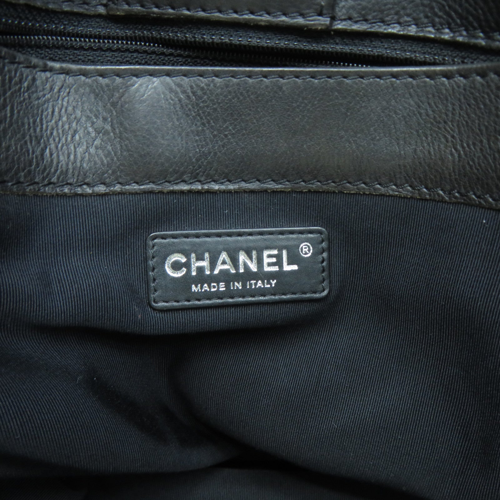 CHANEL 牛皮皮革Boy Chain Shoulder Bag銀扣鏈帶肩背袋黑色