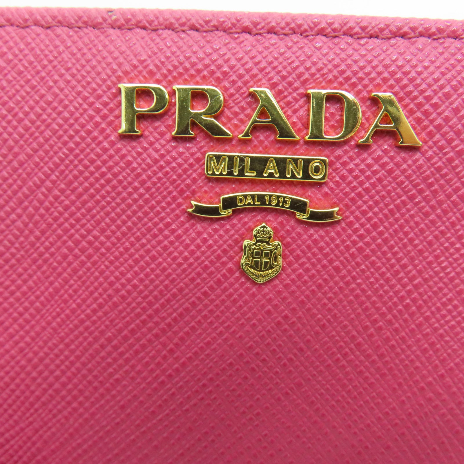 PRADA Saffiano皮革Wallet金扣钱包粉红色
