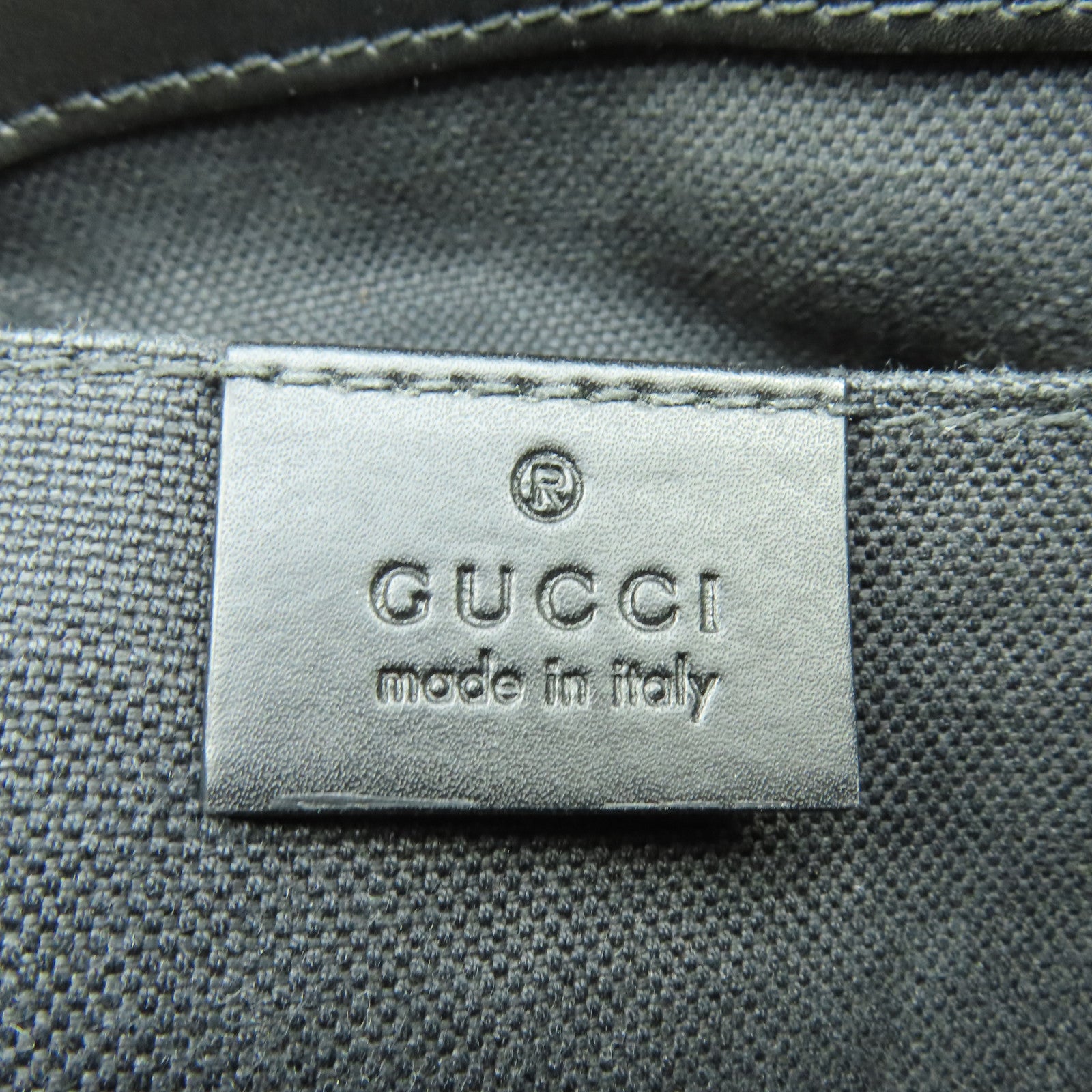 GUCCI 塗層帆布/牛皮皮革GG Supreme Messenger Bag銀扣肩背袋黑色