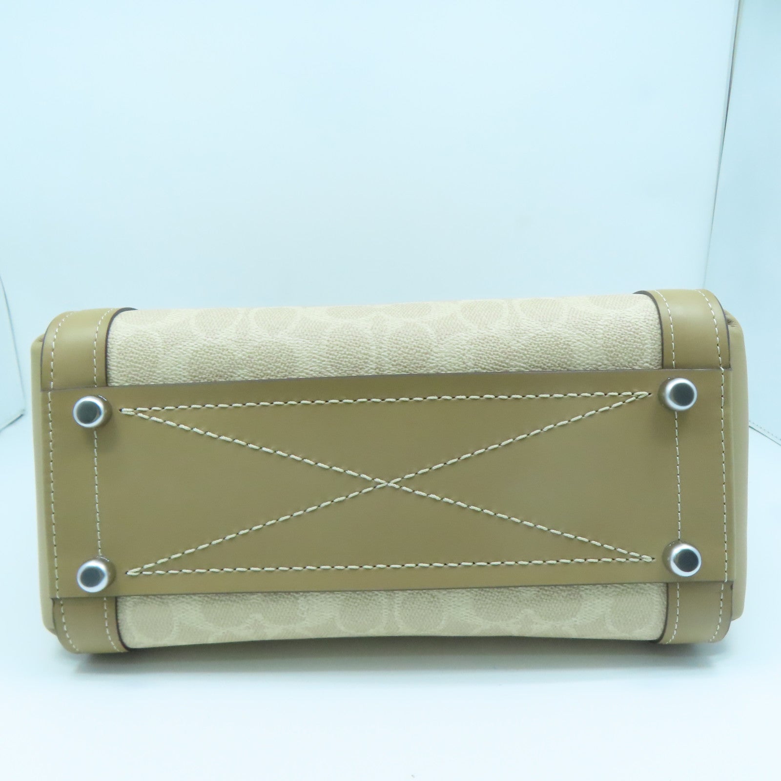 COACH 【激減優惠】塗層帆布Handbag銀扣手挽袋米色
