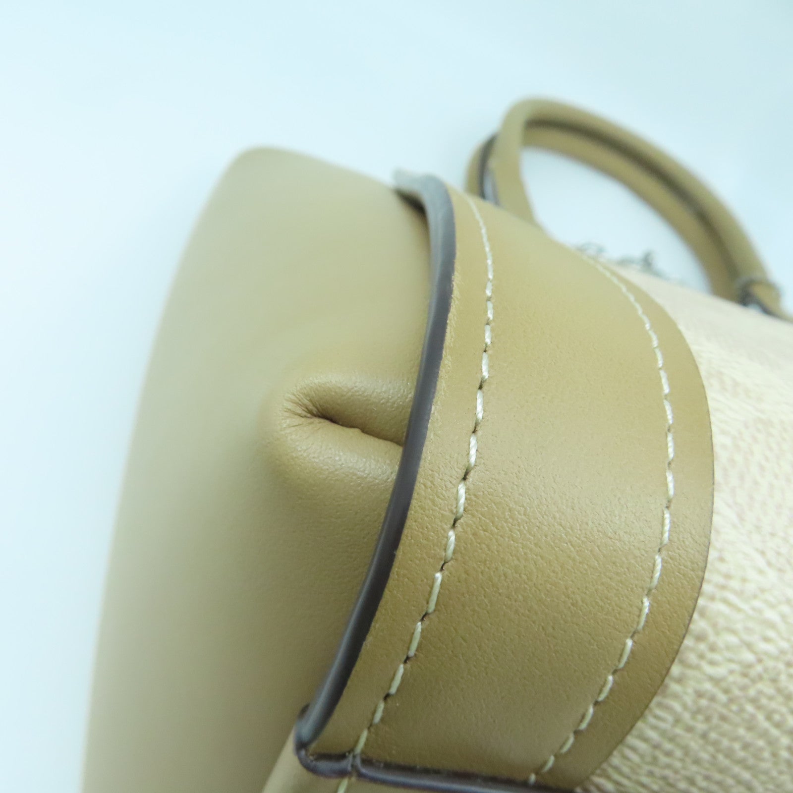COACH 【激減優惠】塗層帆布Handbag銀扣手挽袋米色