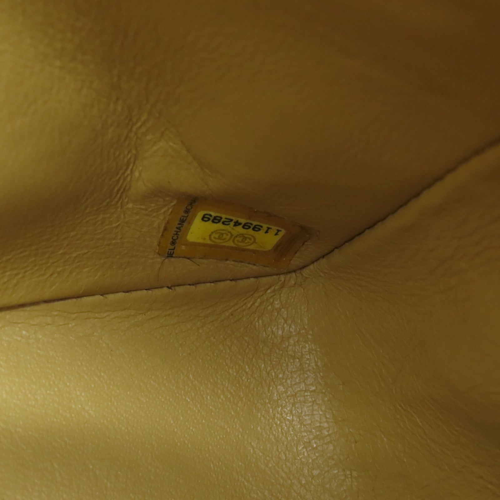 CHANEL 菱格Caviar皮革Chain Shoulder Bag金扣链带肩背袋米色