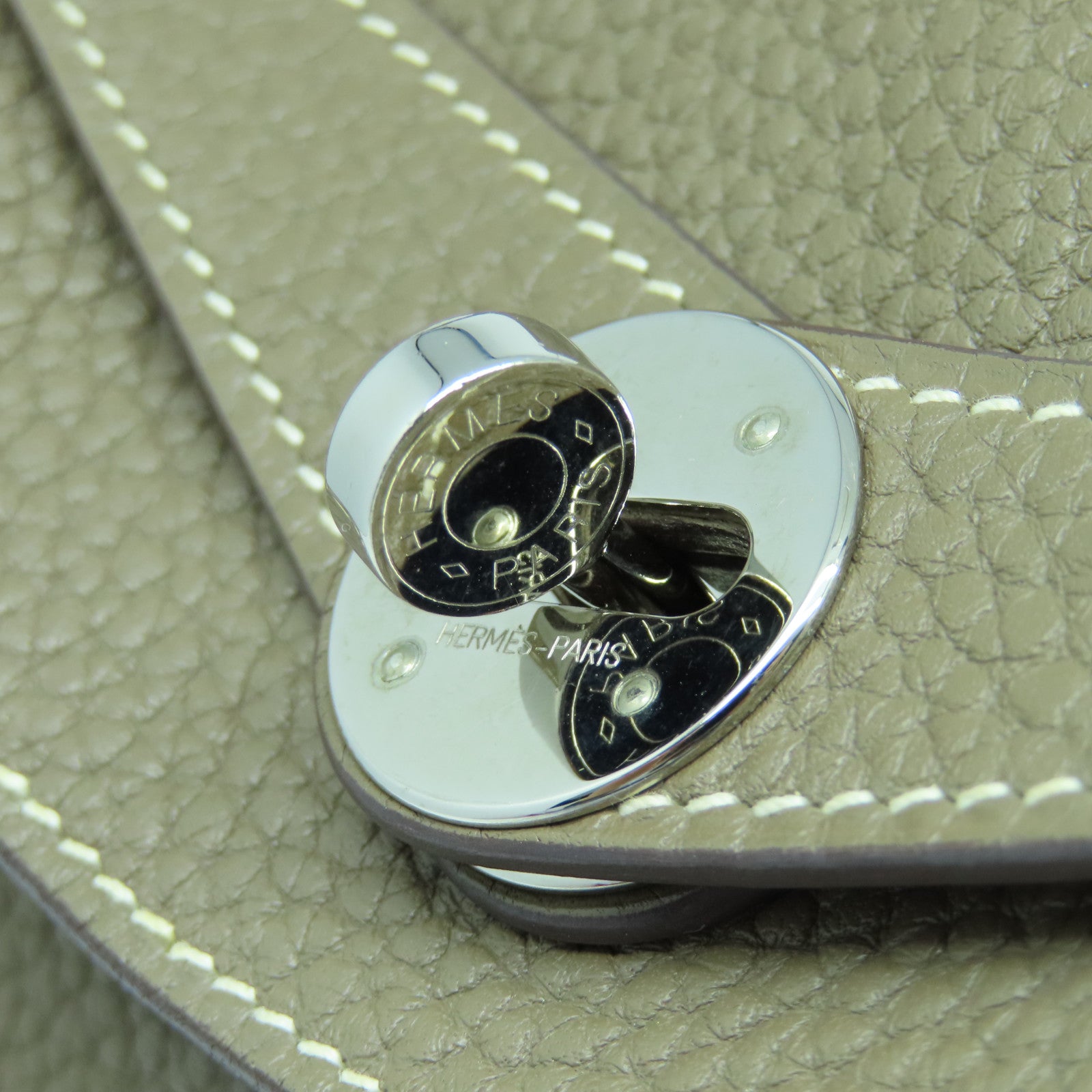 HERMES Taurillon Clemence皮革Lindy 30银扣手挽肩背两用袋大象灰