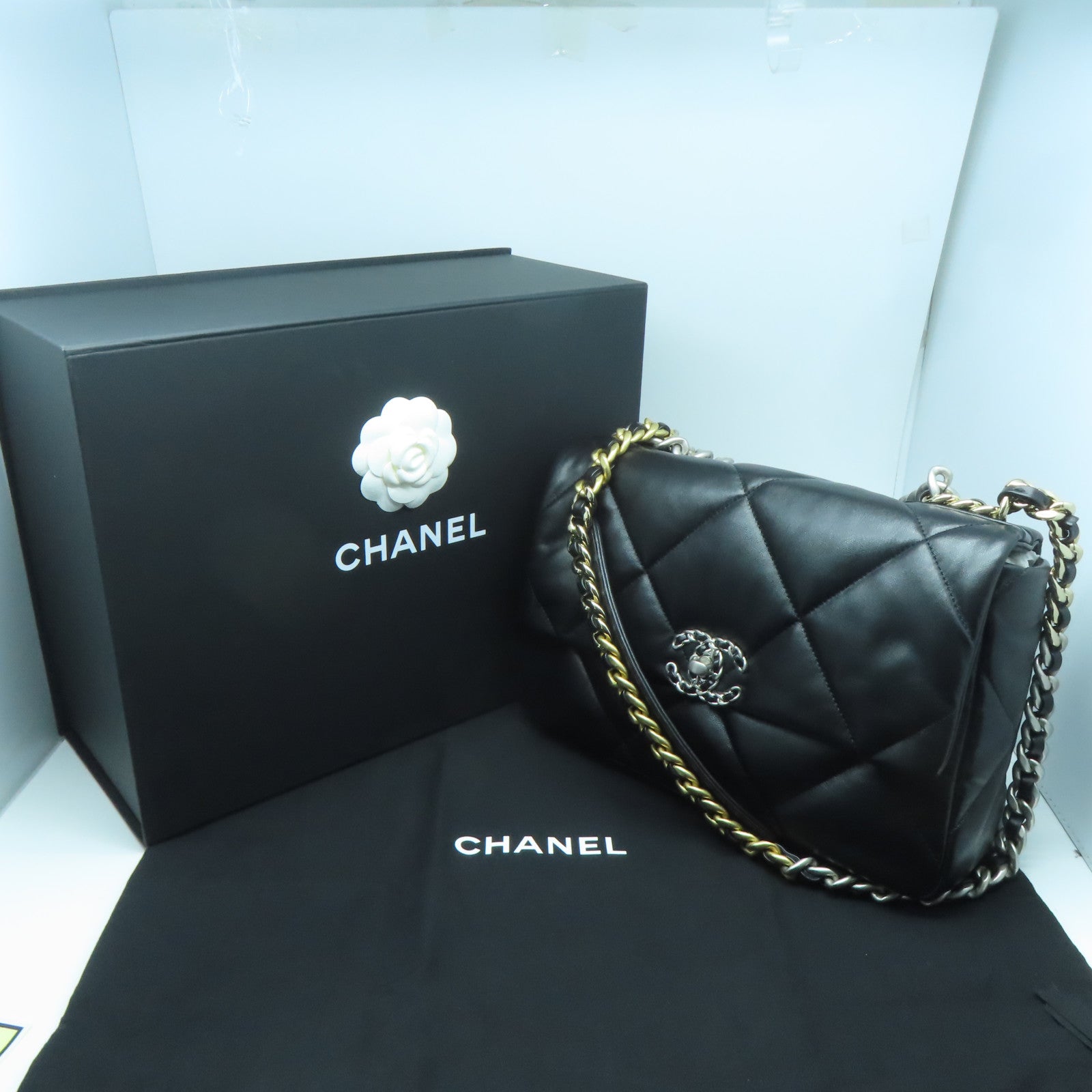 CHANEL 菱格羊皮皮革C19 Large銀扣鏈帶肩背袋黑色
